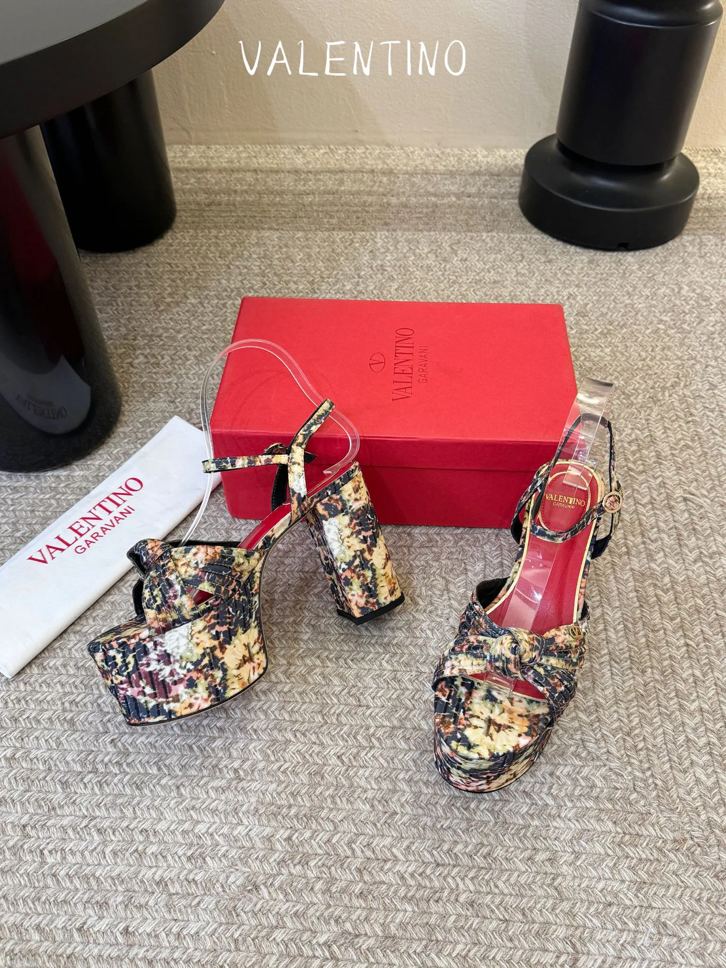 Босоножки Женские Valentino 17396960