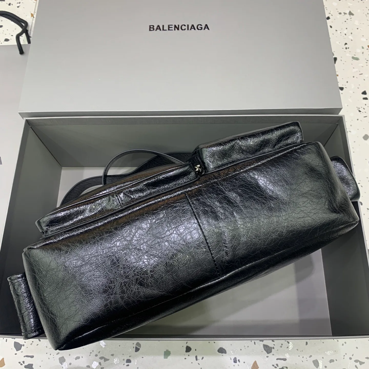 Сумки На Ремне Женские Balenciaga 11479380