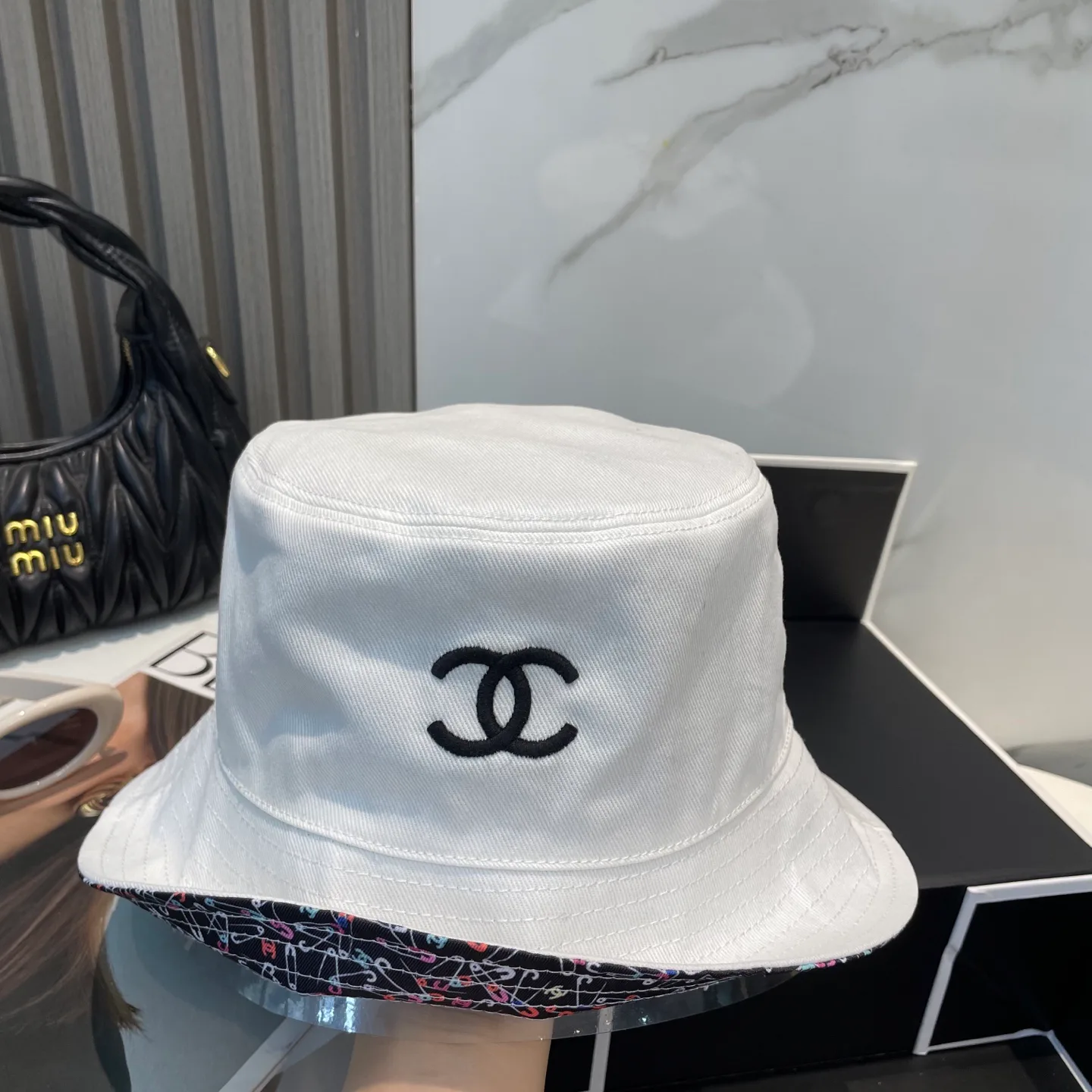 Головные Уборы Chanel 13294370