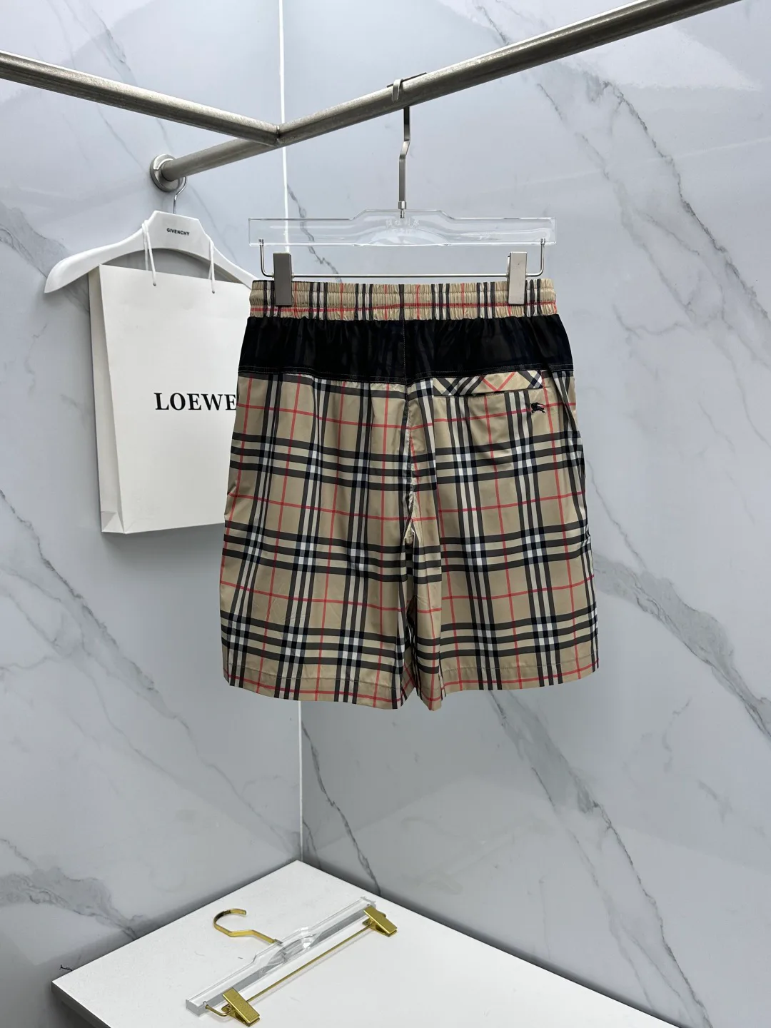 Шорты Мужские Burberry 14607232