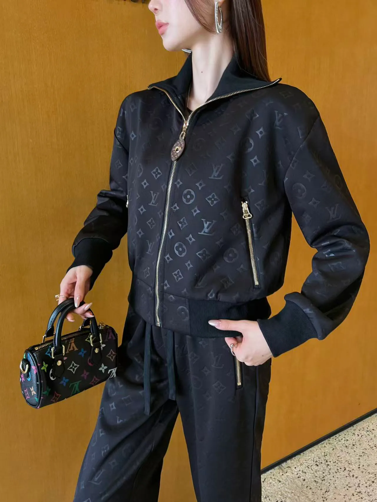 Костюмы Женские Louis Vuitton 10857652