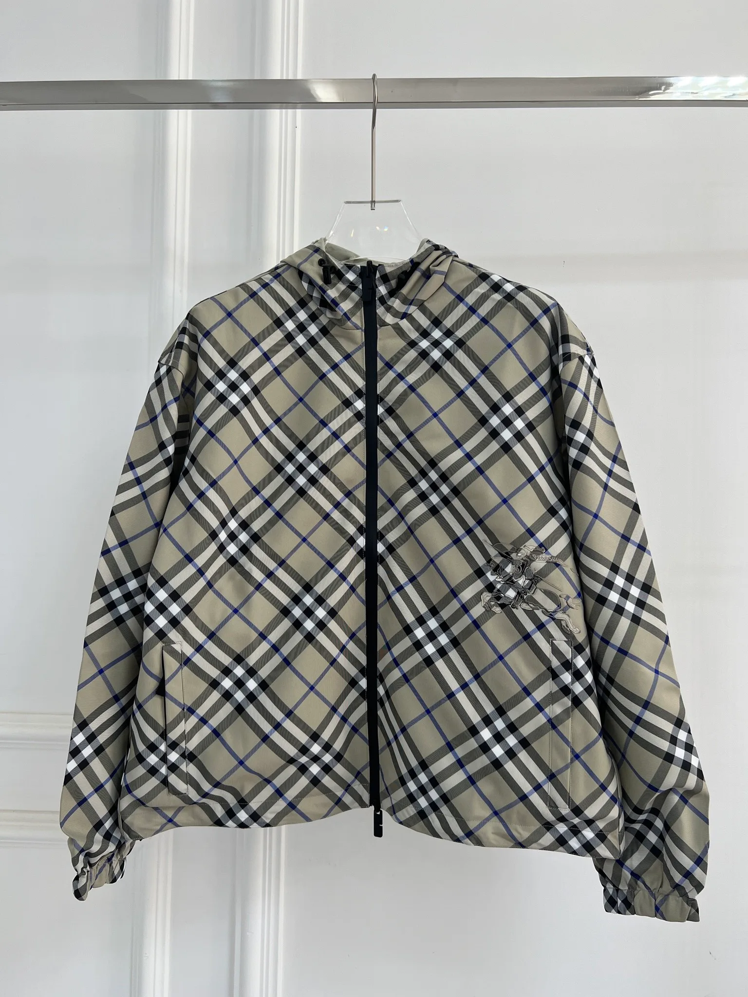 Куртки И Пуховики Женские Burberry 18415772