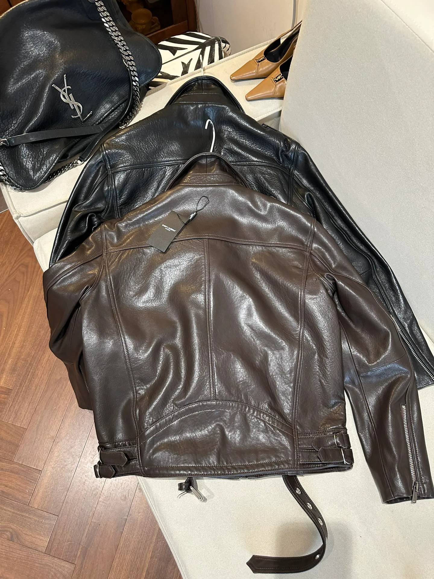 Кожаные Куртки И Дублёнки Женские Saint Laurent 11679688
