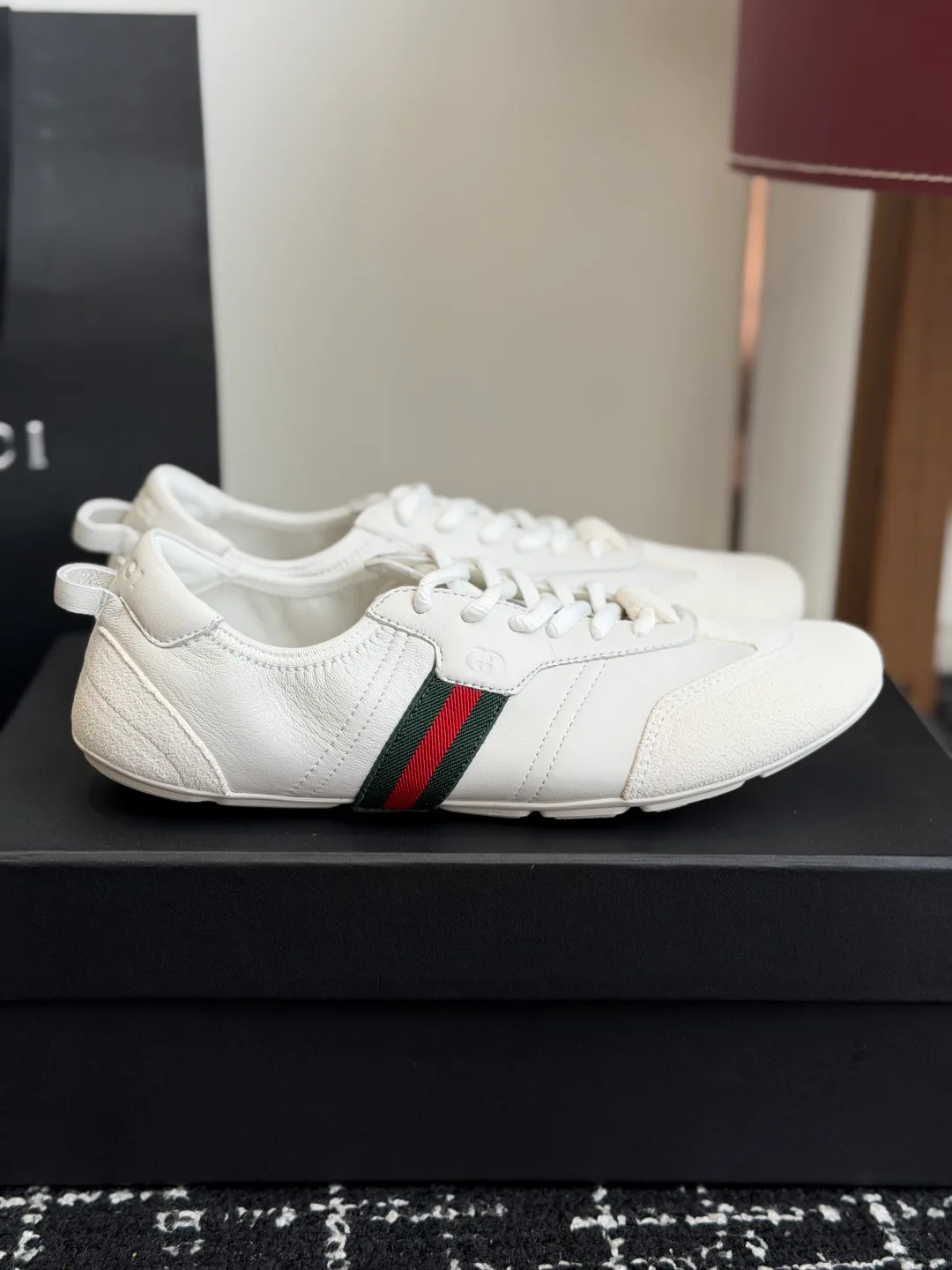 Кроссовки Женские Gucci 18121098