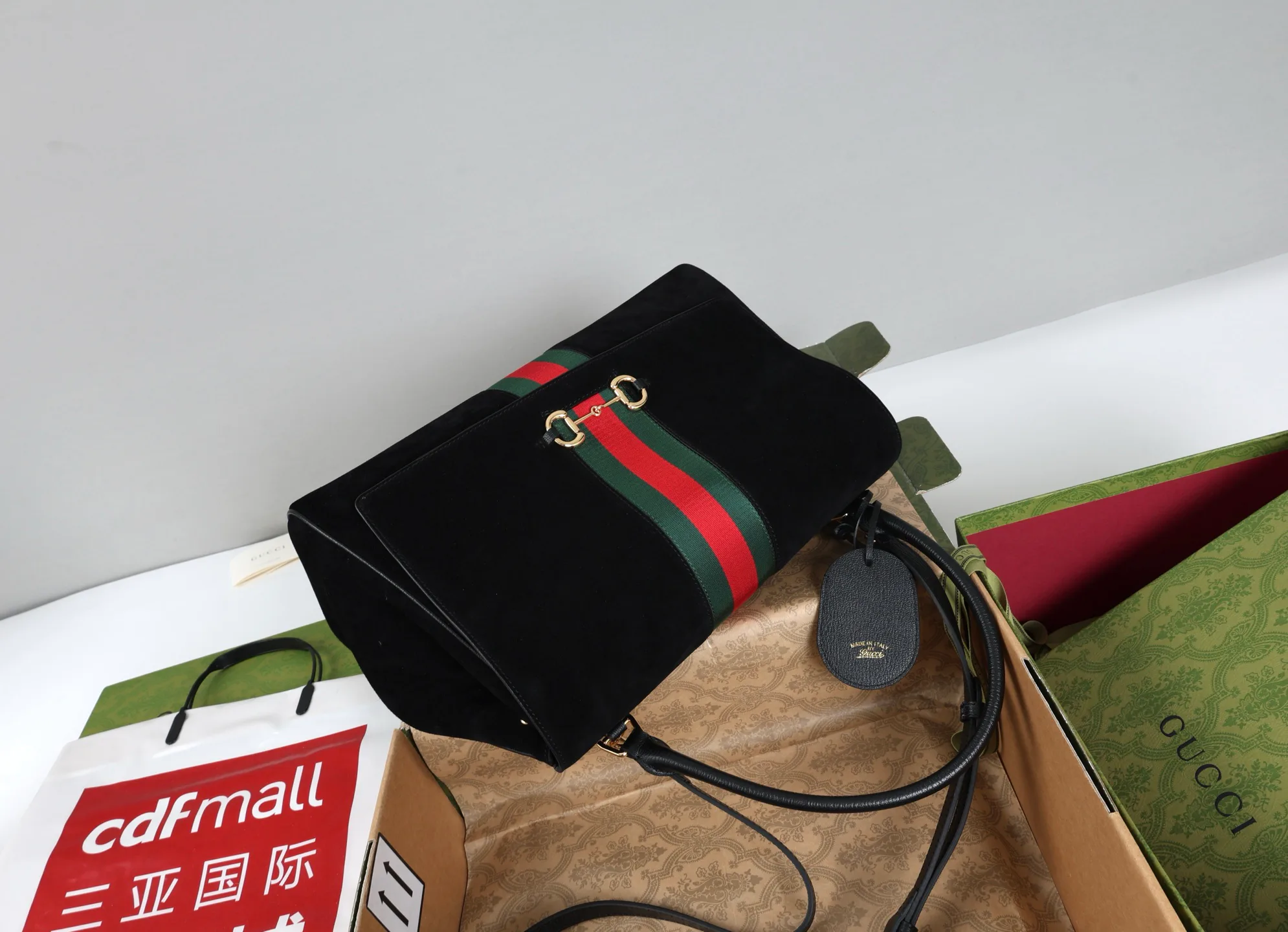 Классические Сумки Женские Gucci 18250574