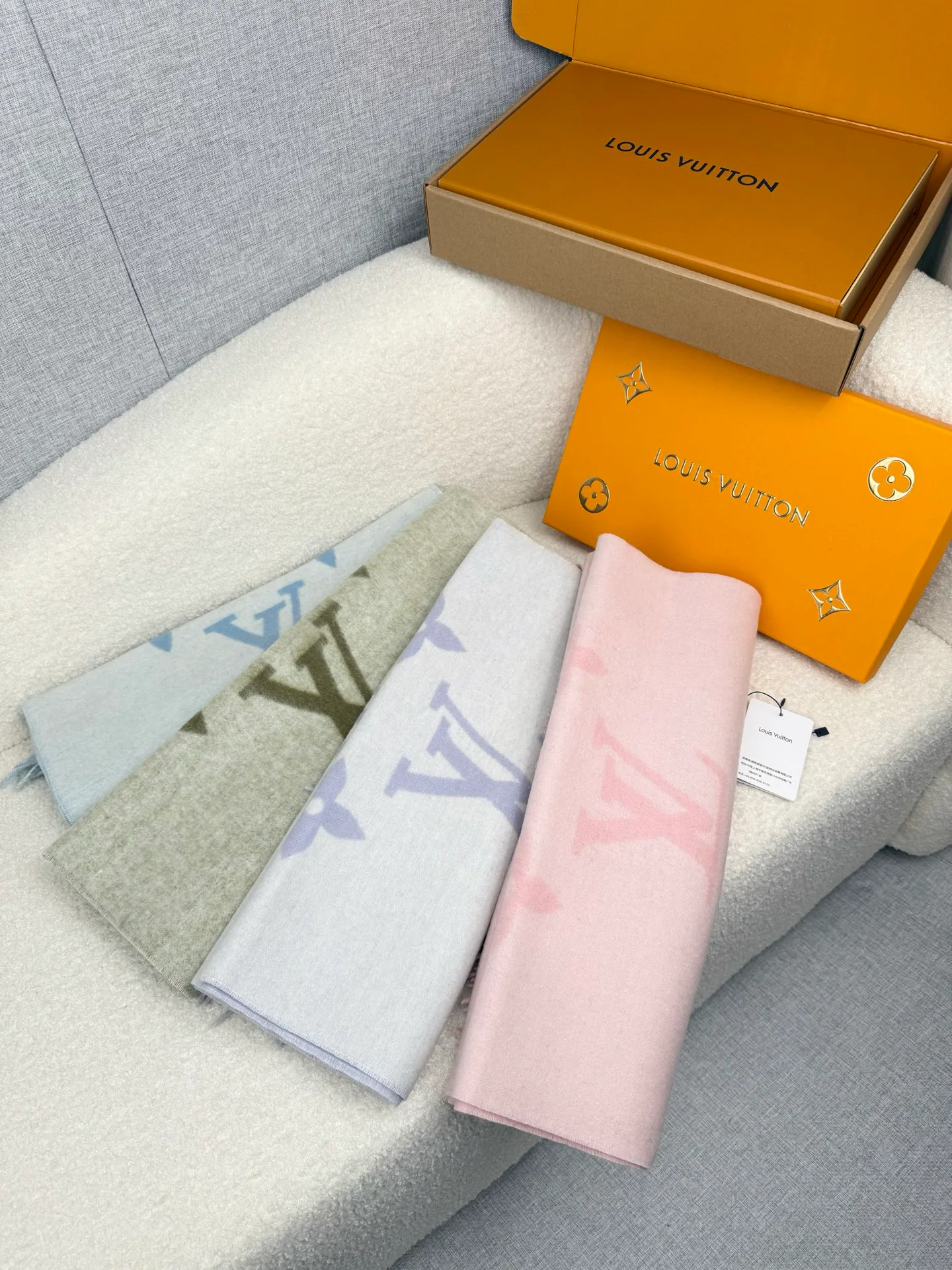 Шарфы Louis Vuitton 895113