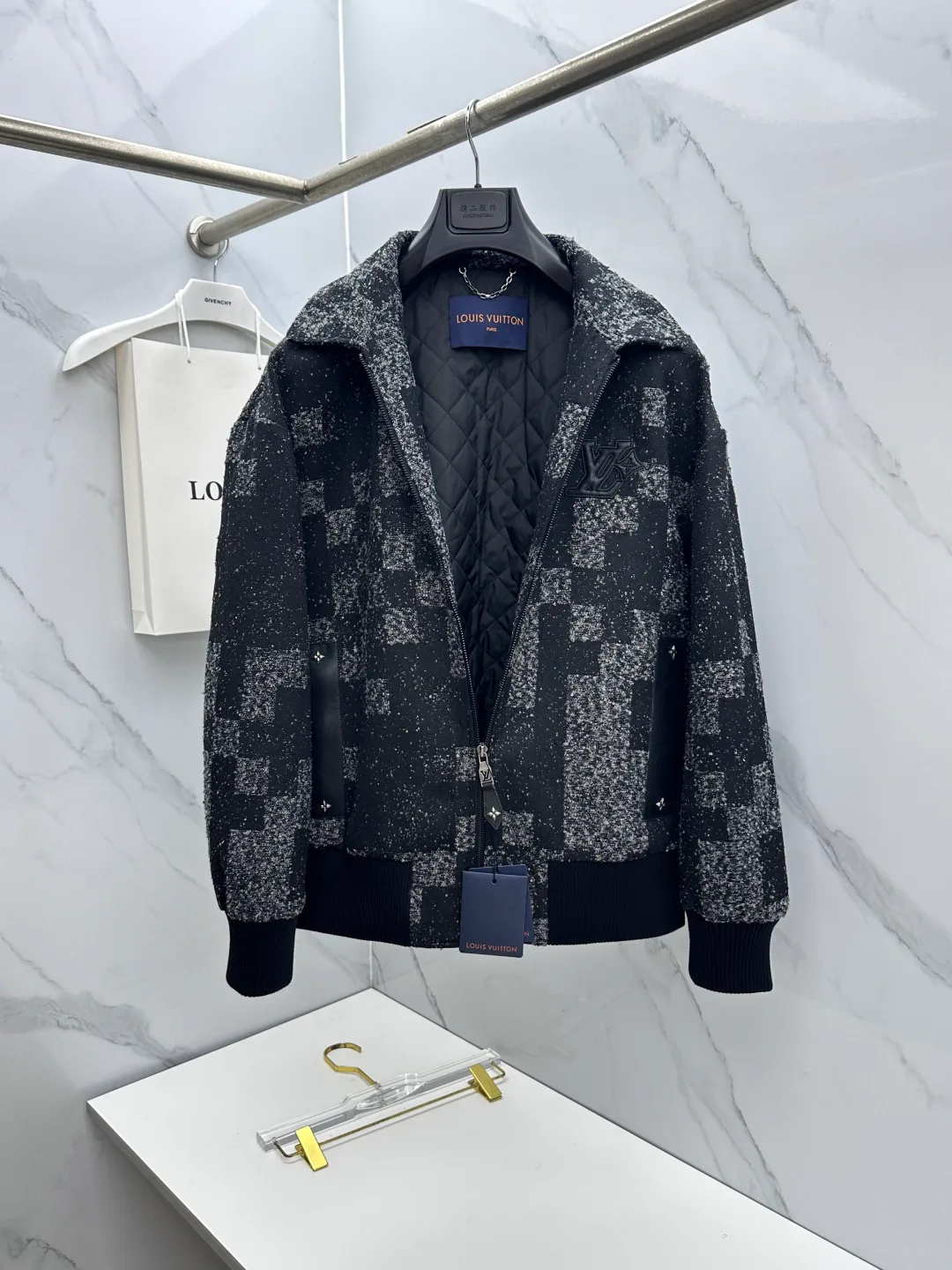Куртки И Пуховики Мужские Louis Vuitton 18246857