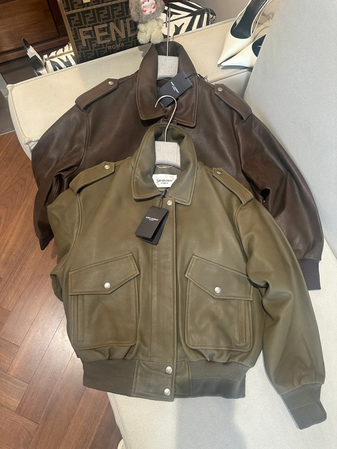Кожаные Куртки И Дублёнки Женские Saint Laurent 17766373