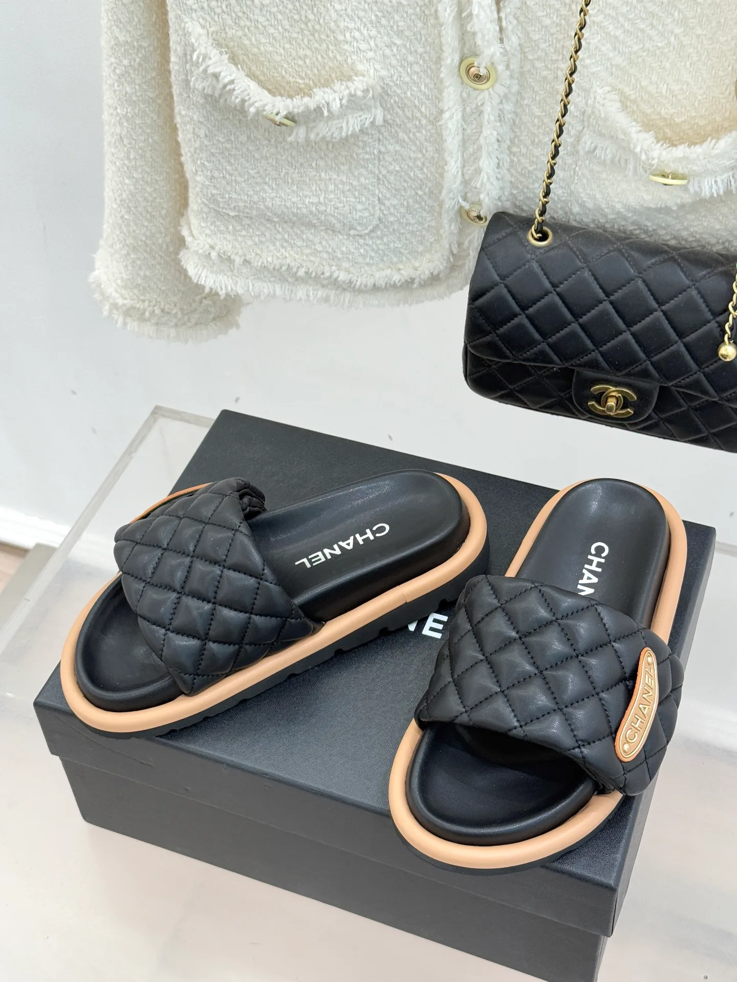 Шлепанцы Женские Chanel 11167409