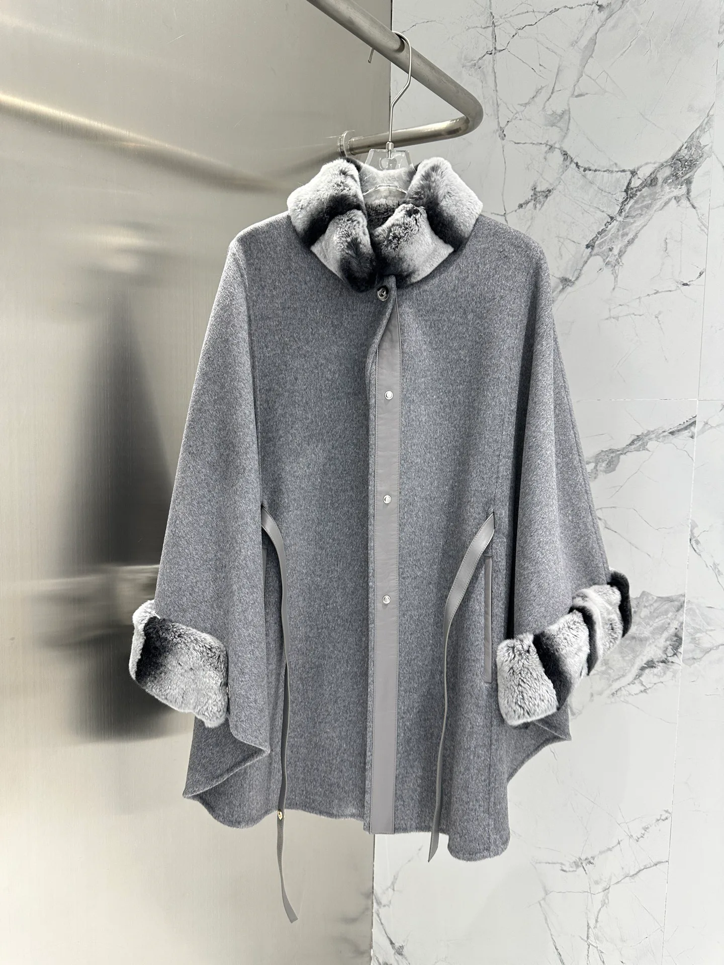 Пальто Женские Loro Piana 18513173