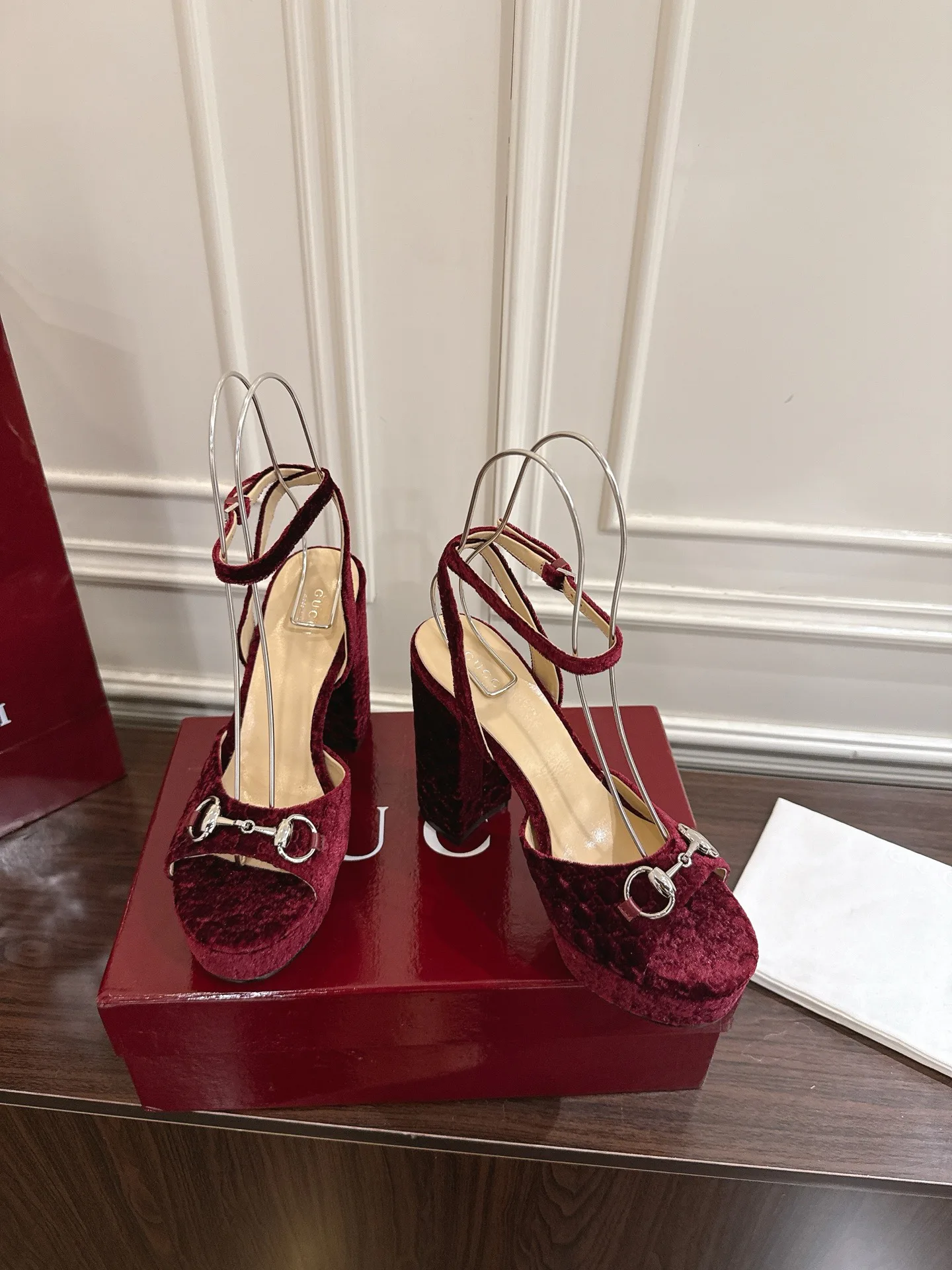 Босоножки Женские Gucci 1770529