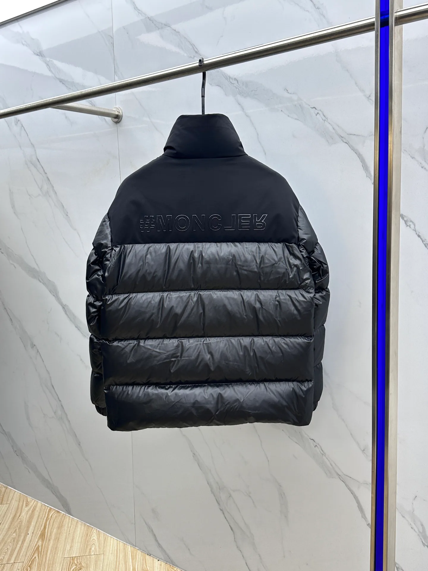 Куртки И Пуховики Мужские Moncler 2237561