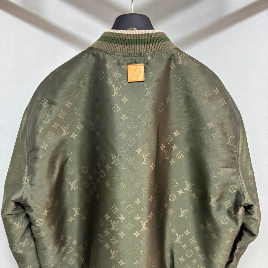 Куртки И Пуховики Мужские Moncler 1860104