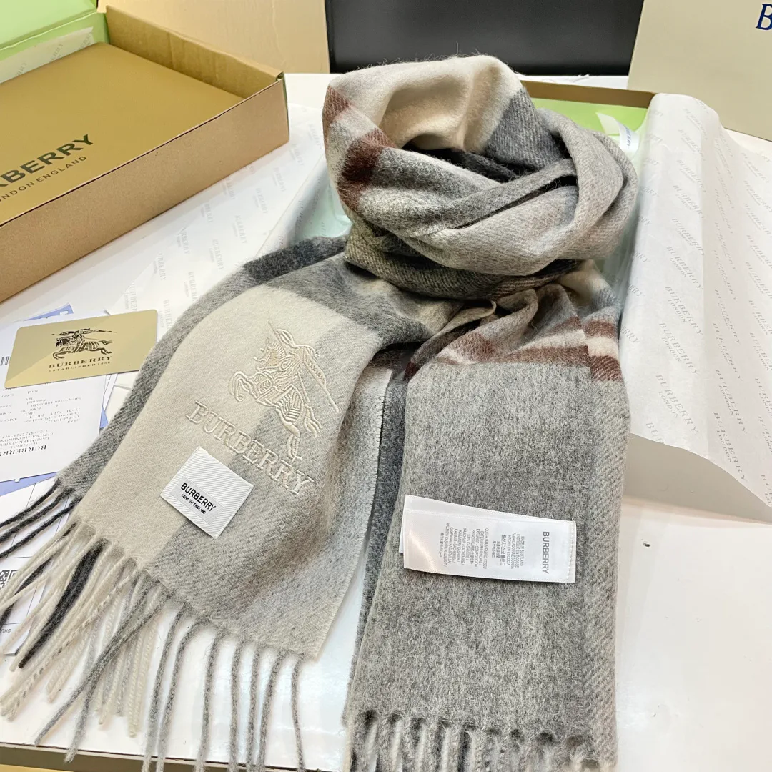 Шарфы Burberry 588304