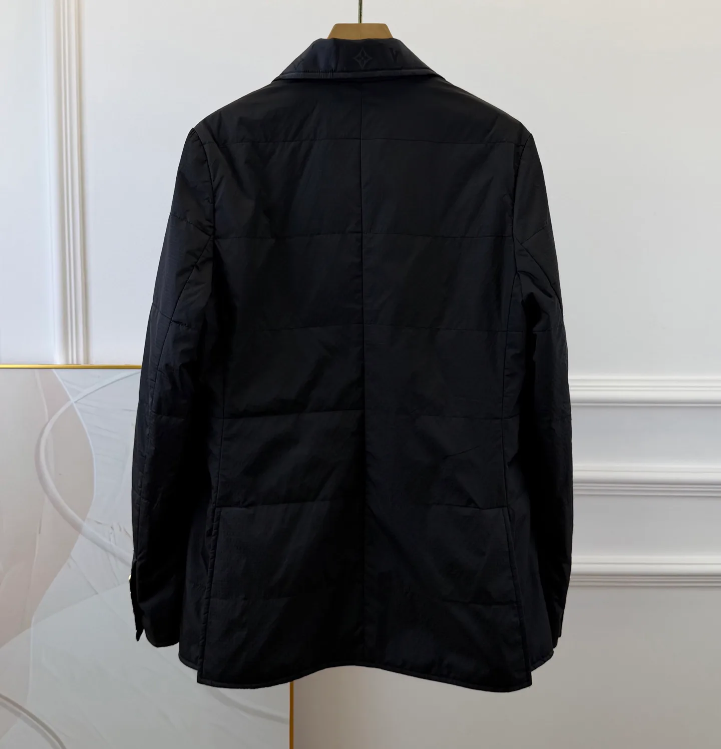 Куртки И Пуховики Женские Louis Vuitton 19424909