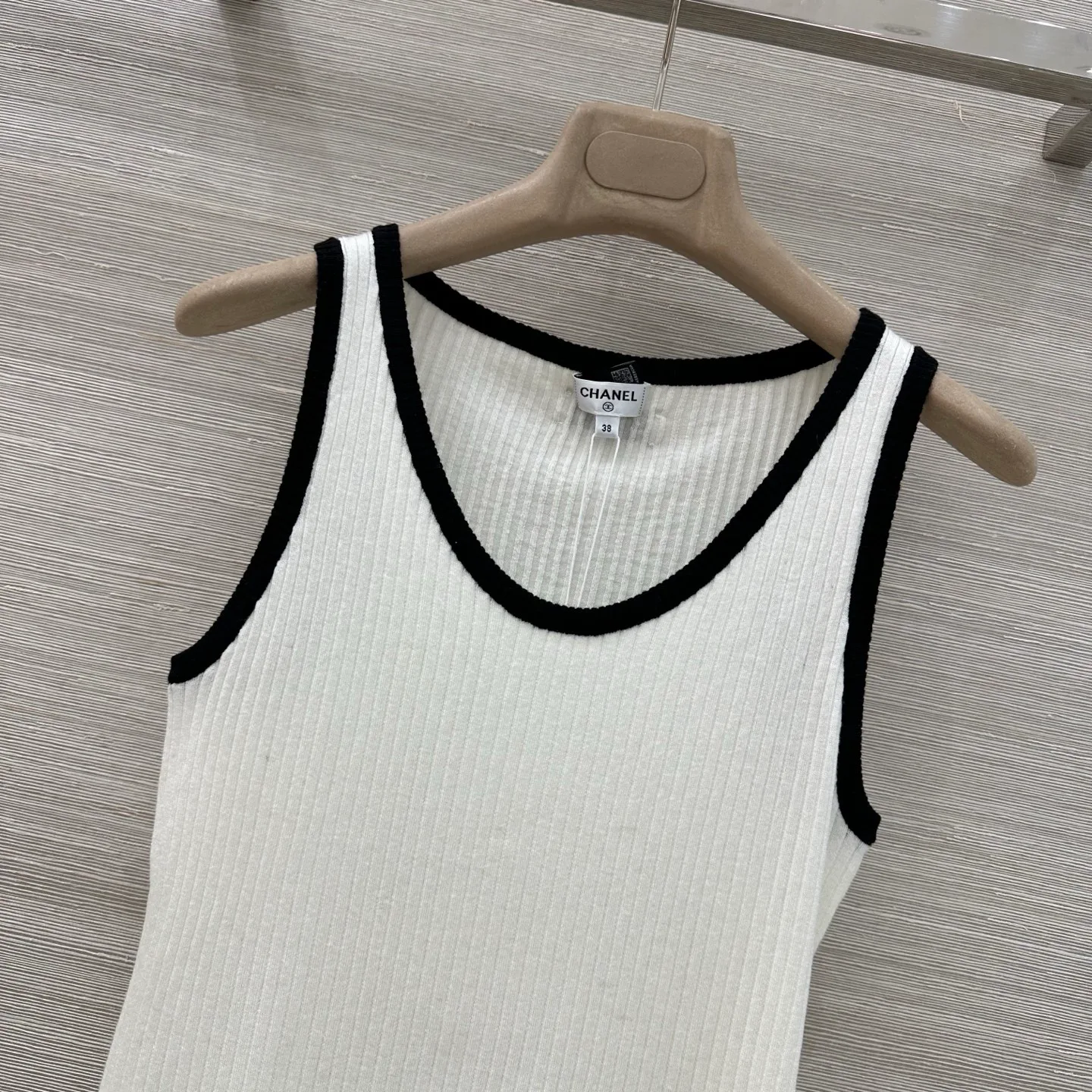 Жилеты Женские Chanel 9710946