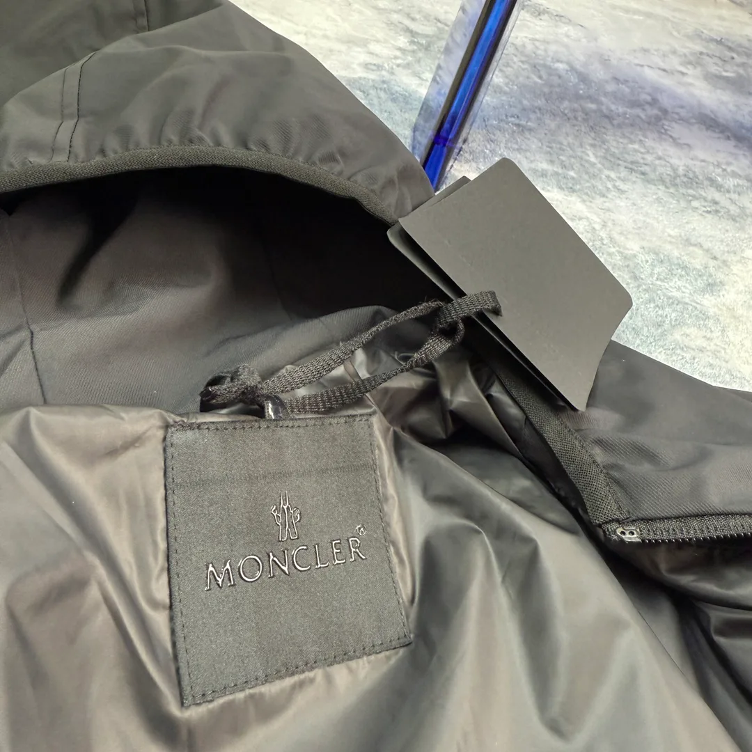 Куртки И Пуховики Мужские Moncler 20401