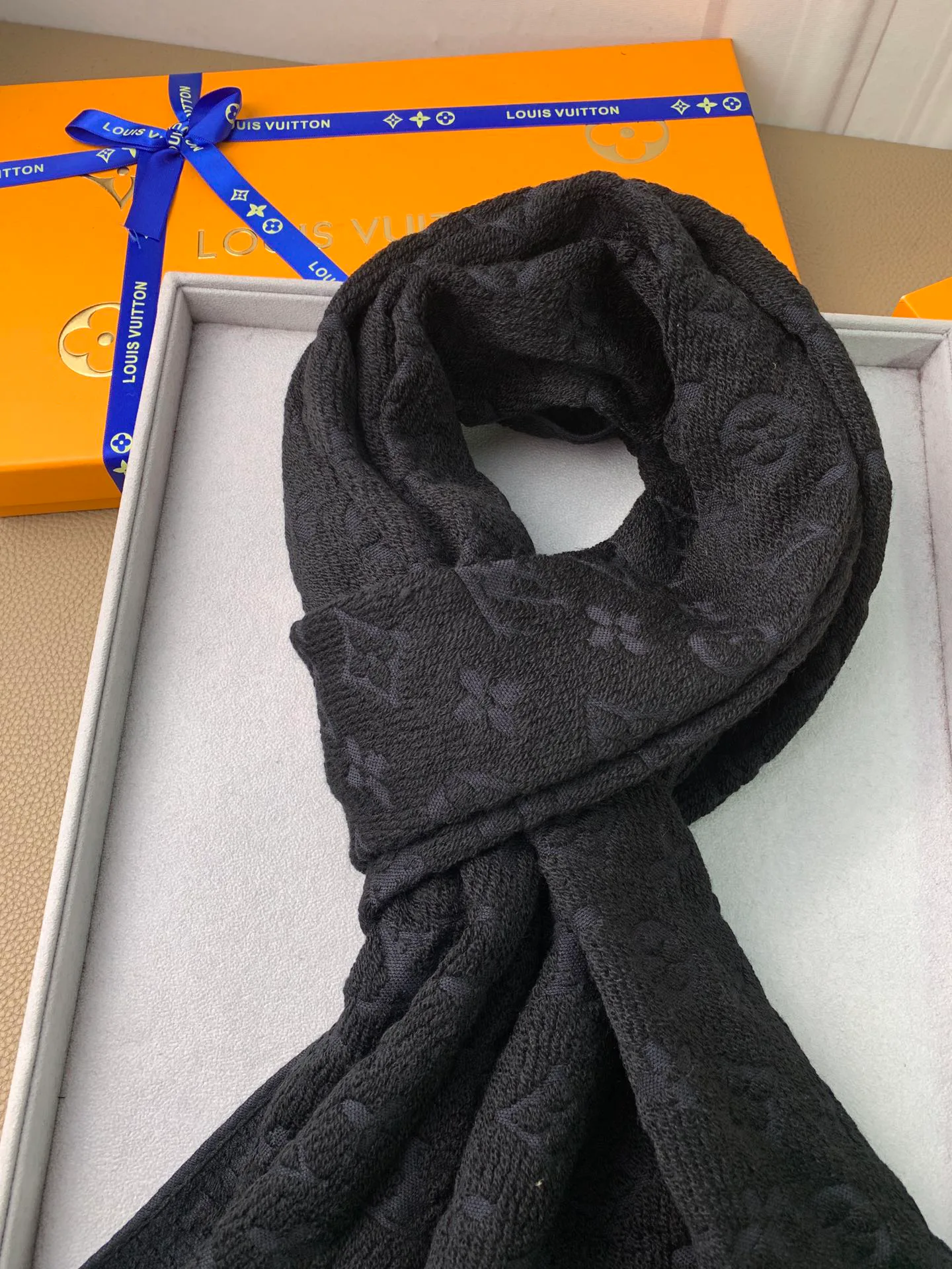 Шарфы Louis Vuitton 18525765