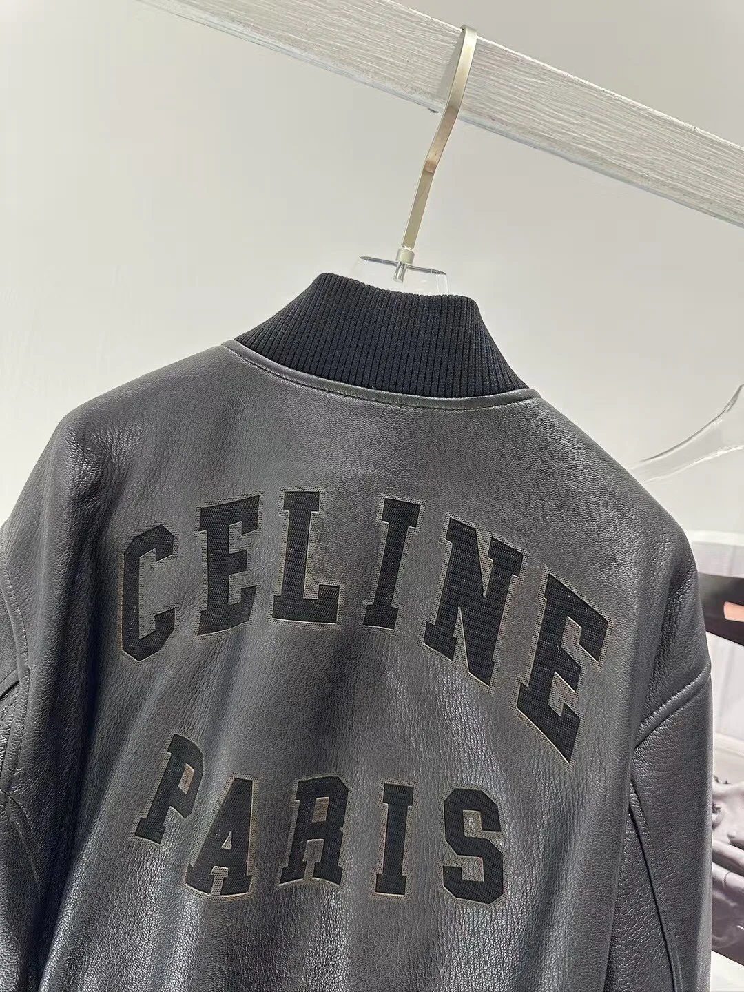 Кожаные Куртки И Дублёнки Женские Celine 11868465
