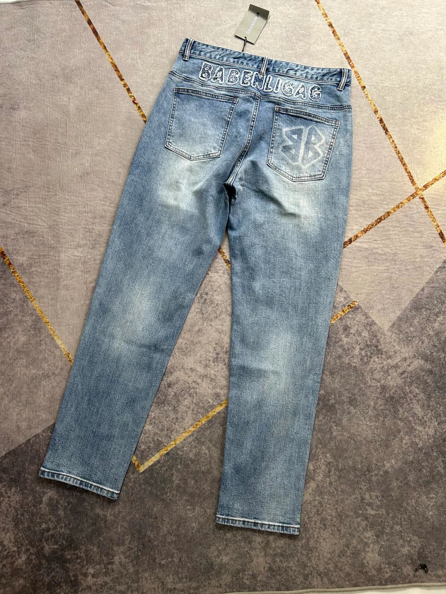 Джинсы Женские Balenciaga 10658011