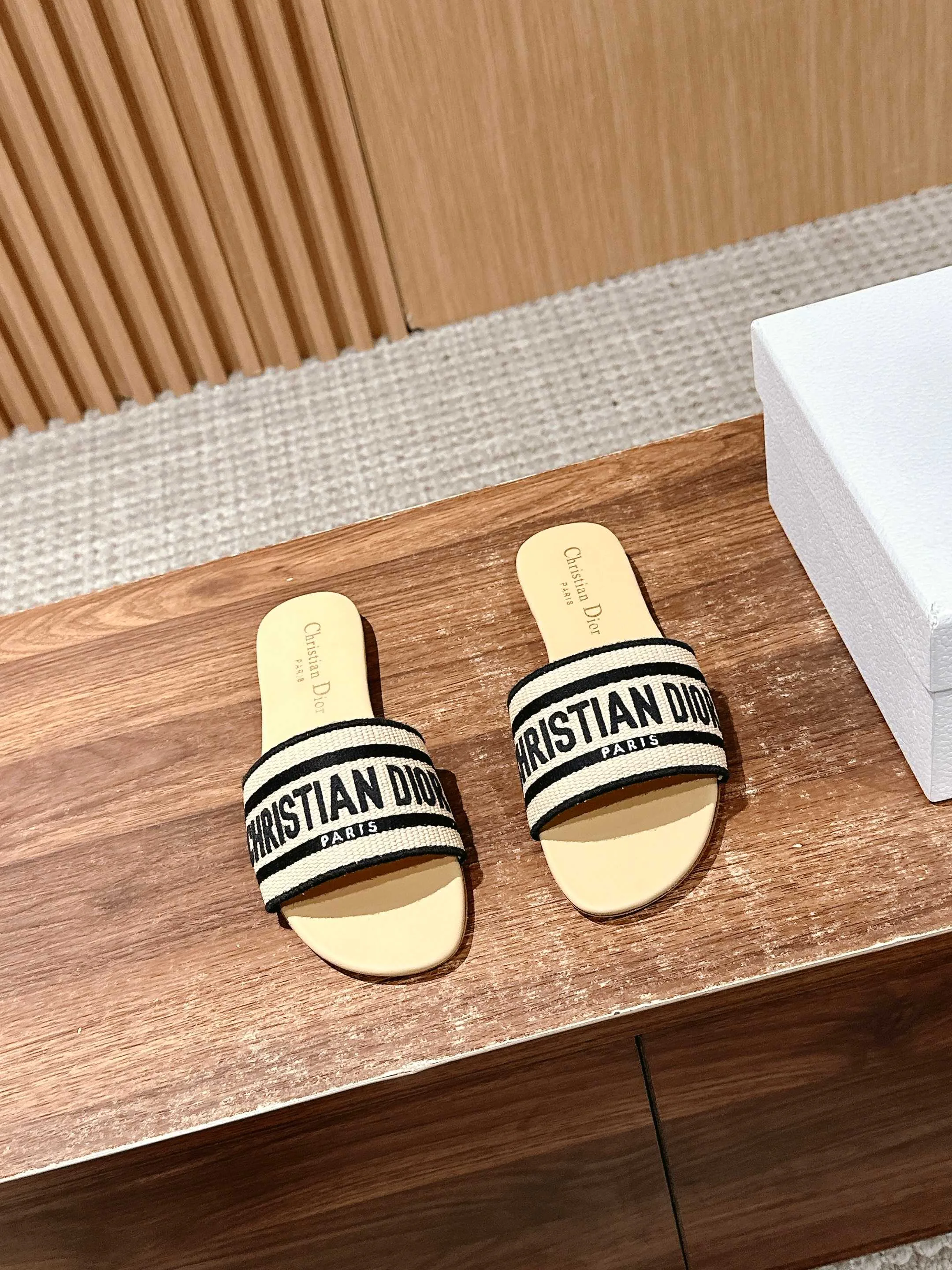 Шлепанцы Женские Christian Dior 11600090