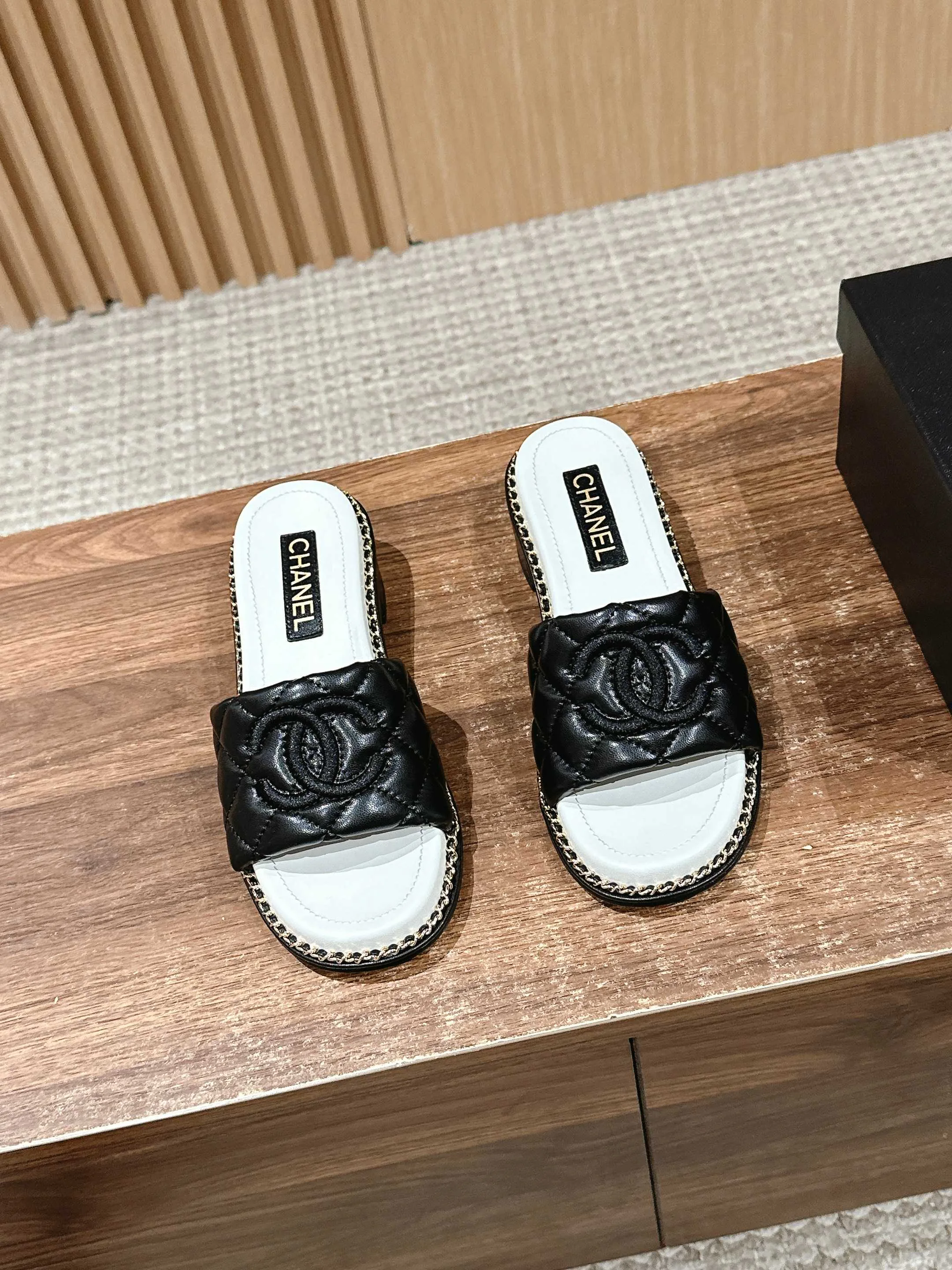 Шлепанцы Женские Chanel 33726