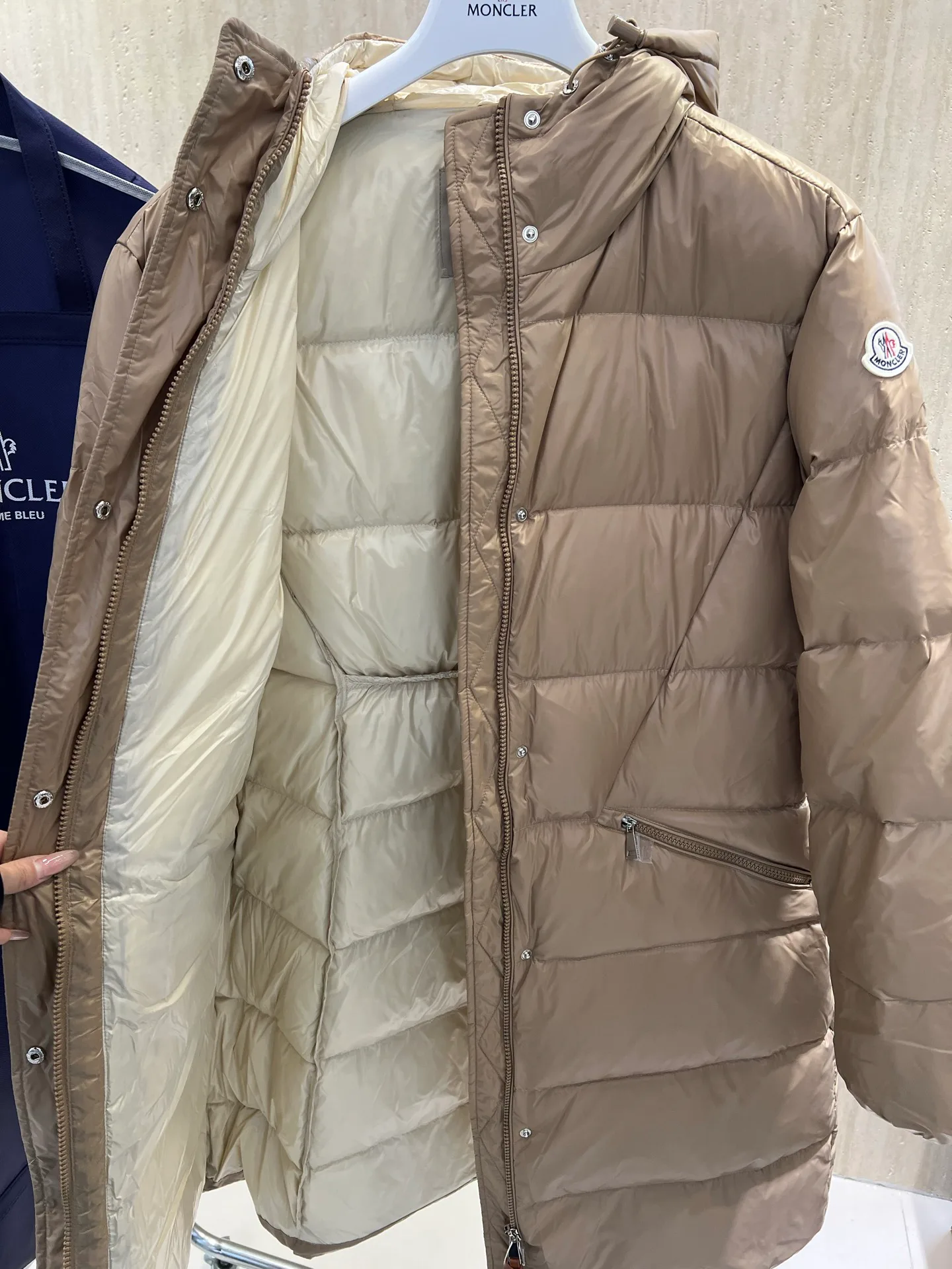 Куртки И Пуховики Женские Moncler 18723444