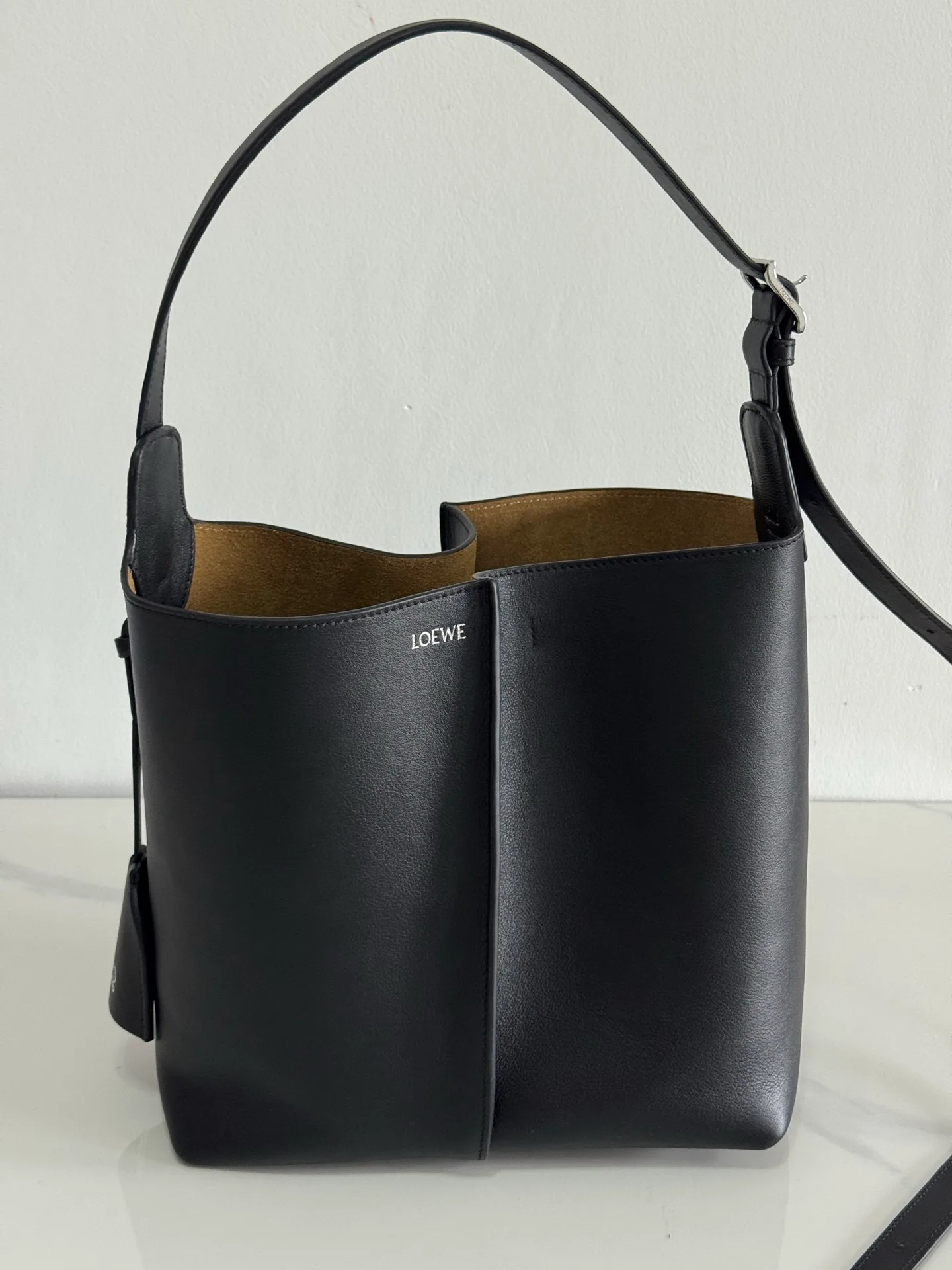 Классические Сумки Женские Loewe 17797196