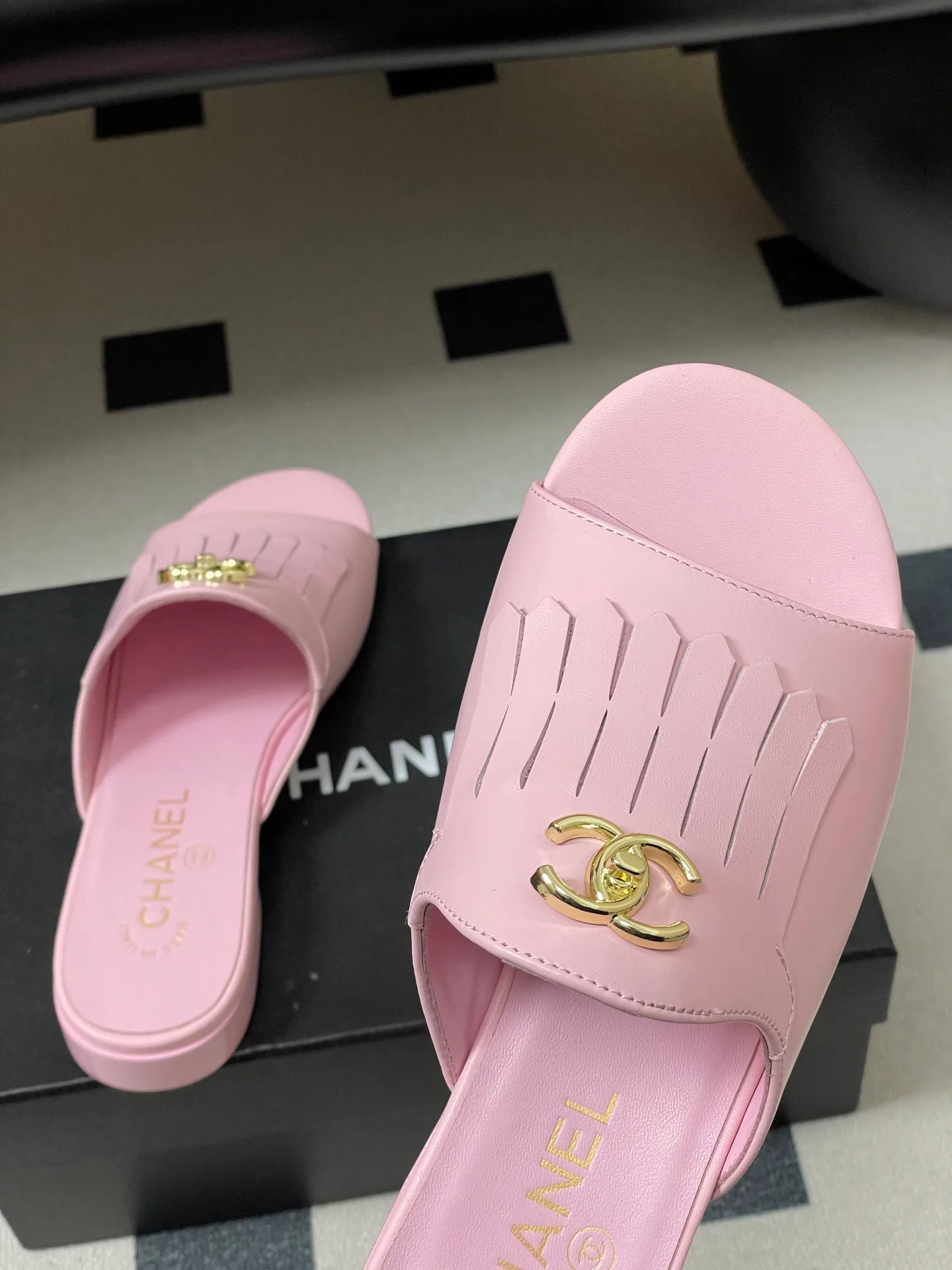 Босоножки Женские Chanel 10993933