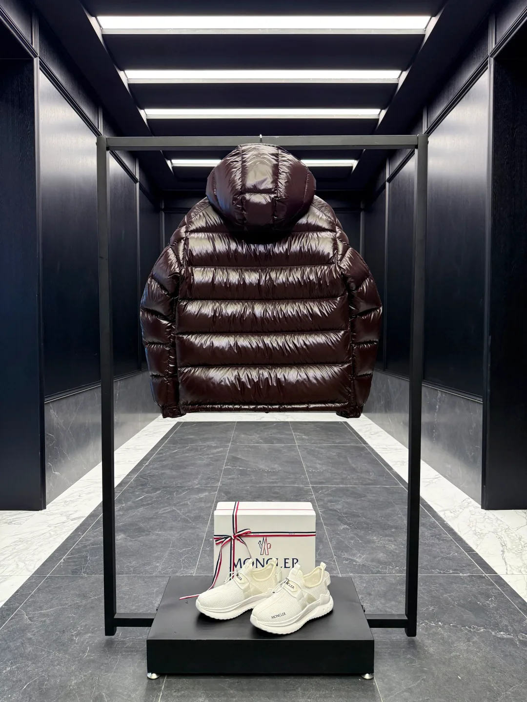 Куртки И Пуховики Мужские Moncler 4848779