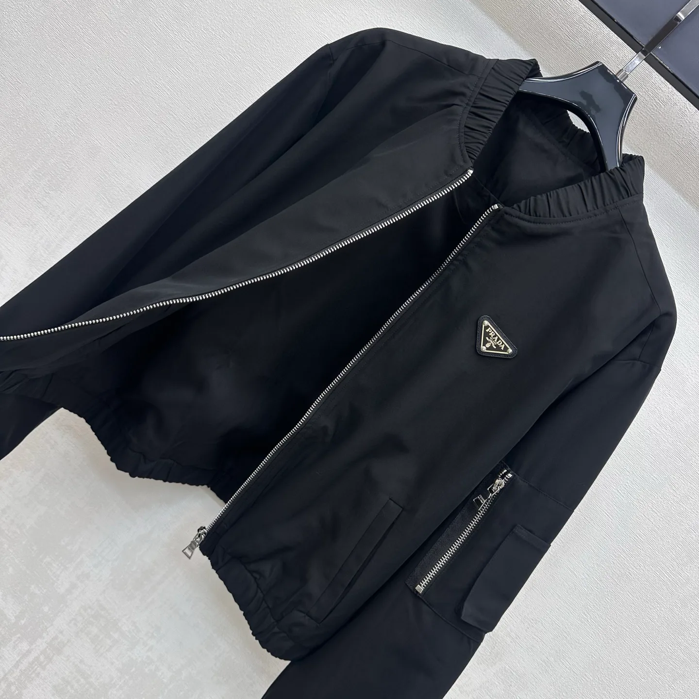Куртки И Пуховики Женские Prada 18228488