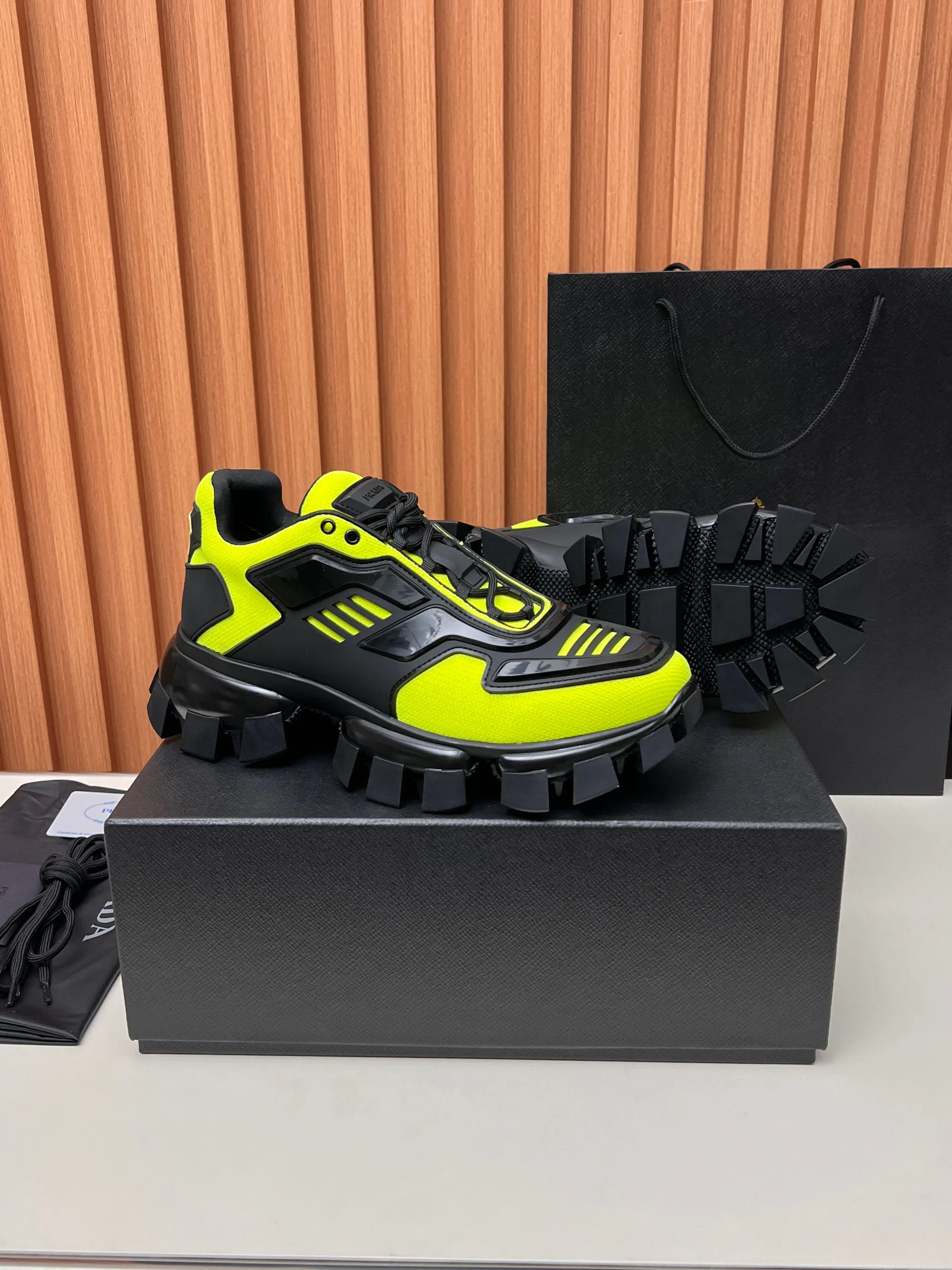 Кроссовки Женские Prada 881683