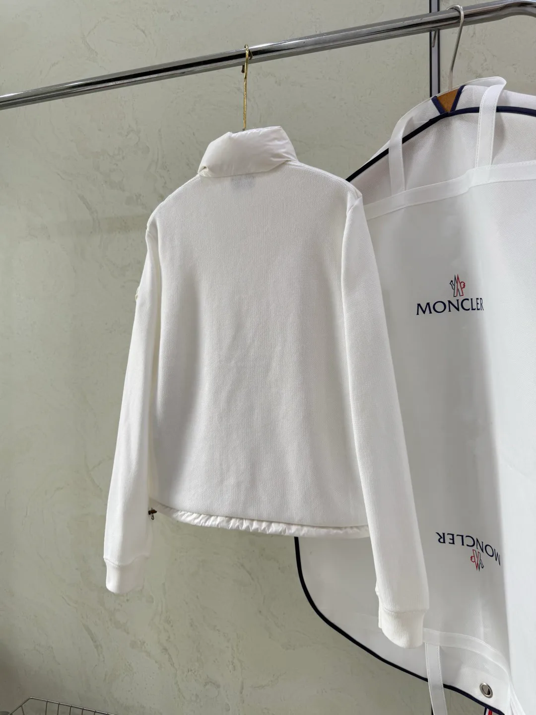 Куртки И Пуховики Женские Moncler 18761872