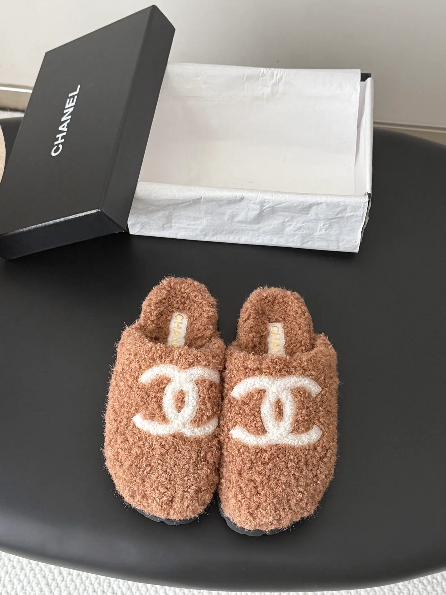 Тапочки Женские Chanel 18700057