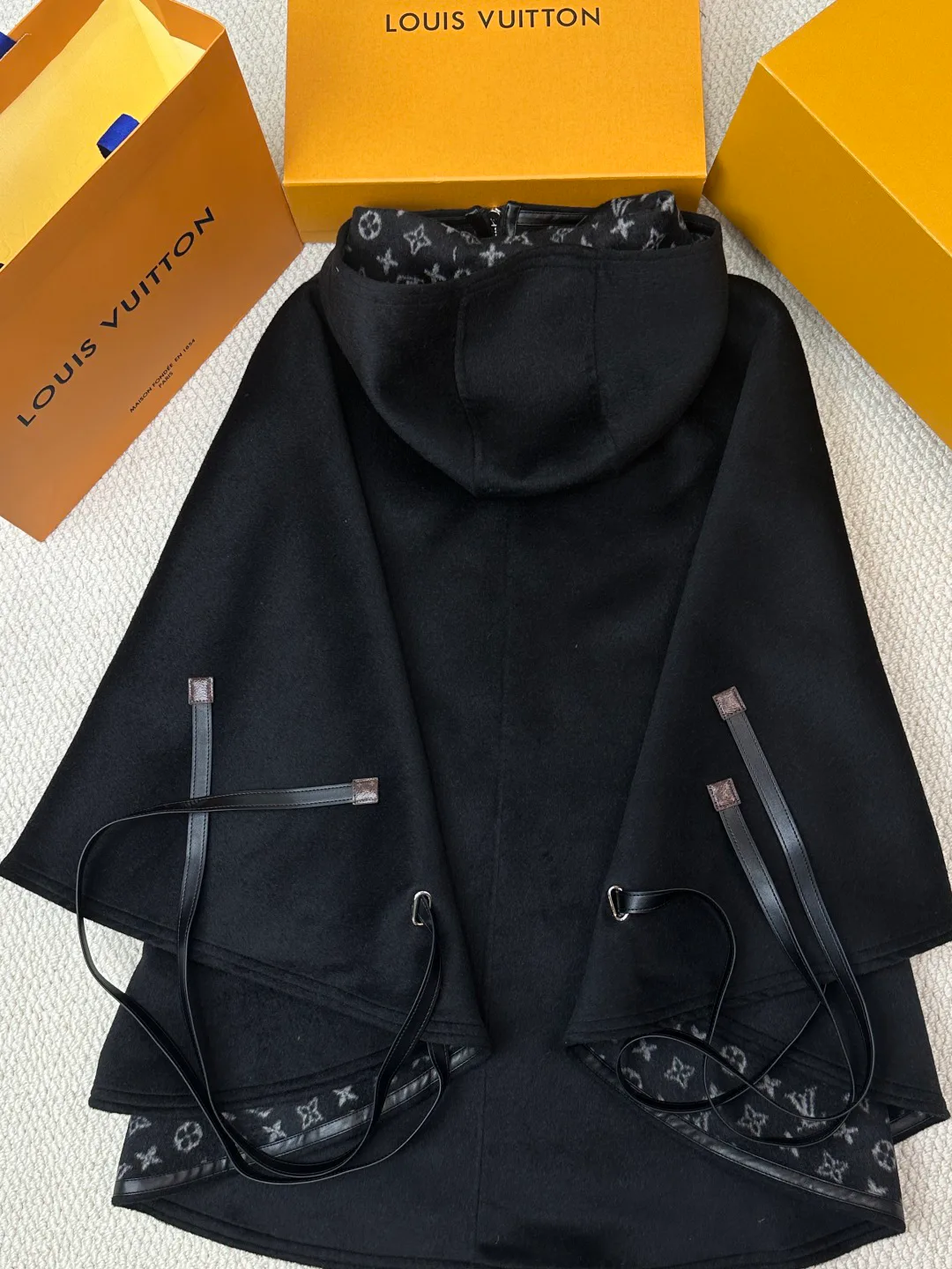 Пальто Женские Louis Vuitton 296088