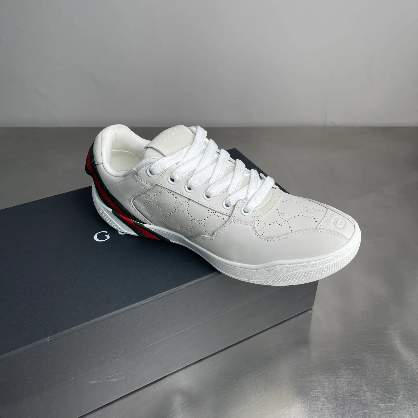 Кроссовки Женские Gucci 18535746
