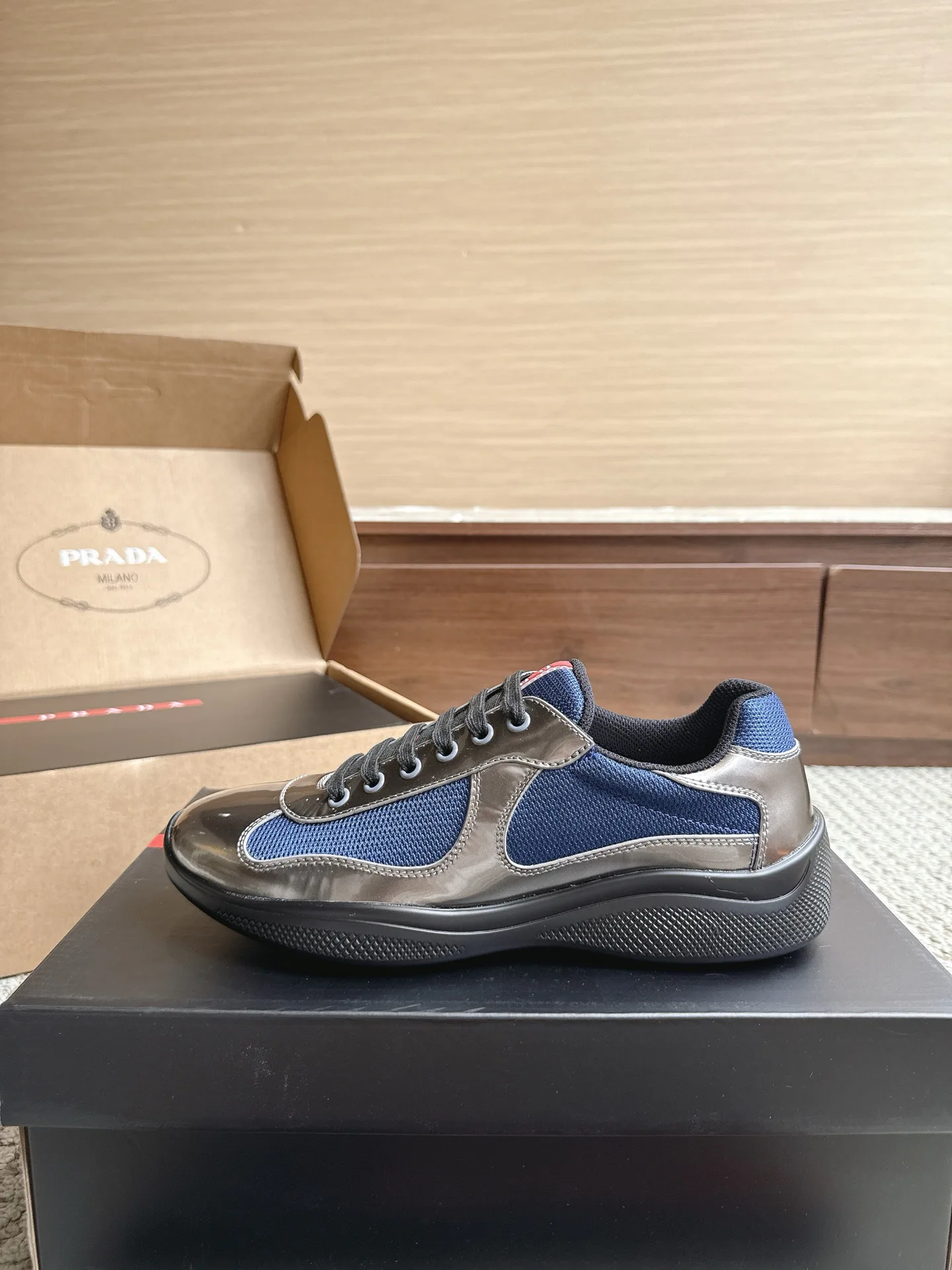 Кроссовки Женские Prada 17470449