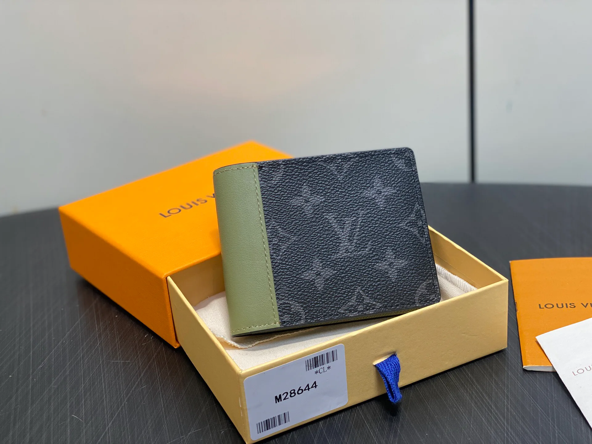 Клатчи Женские Louis Vuitton 17499405