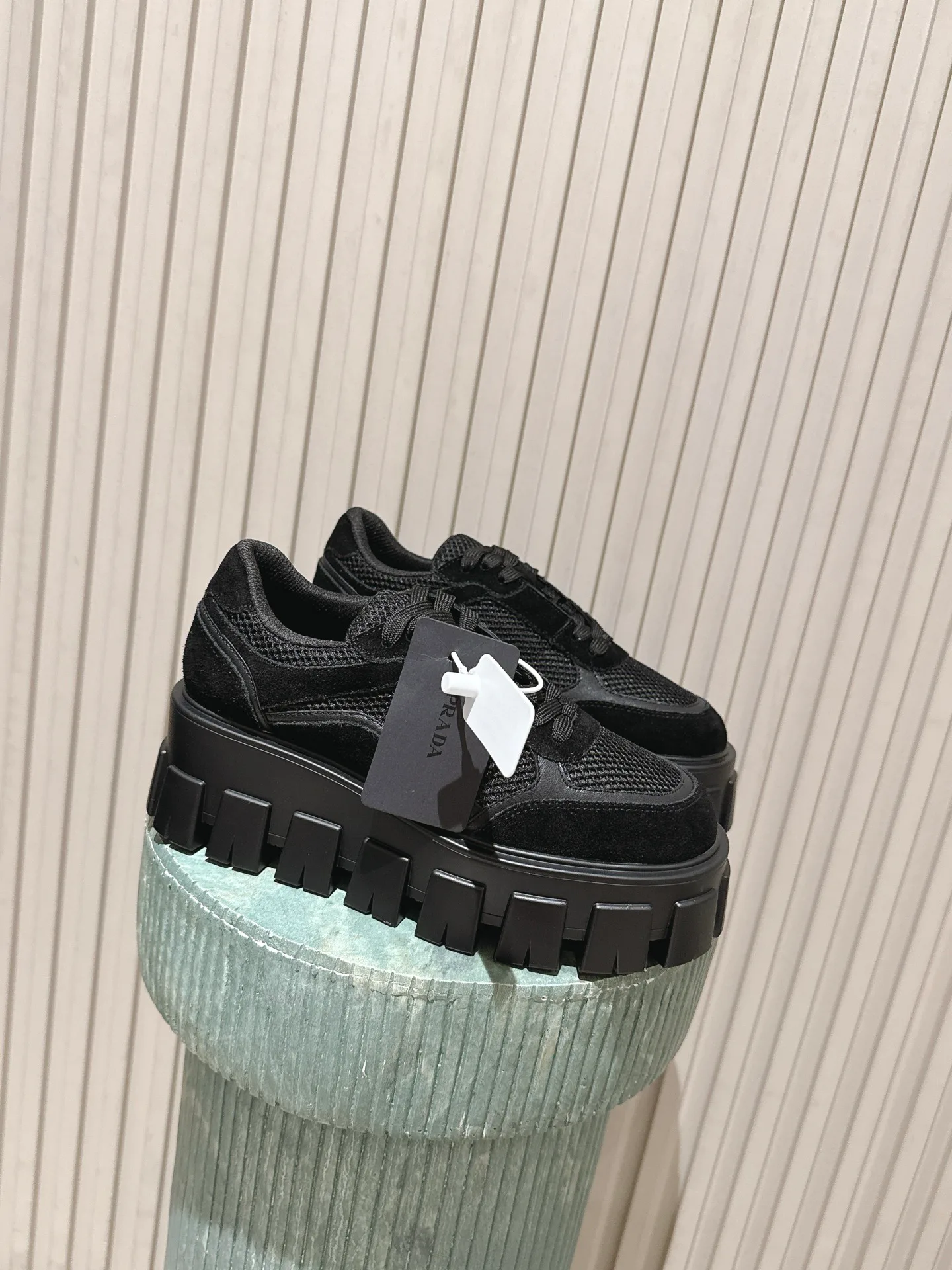 Кроссовки Женские Prada 18142659