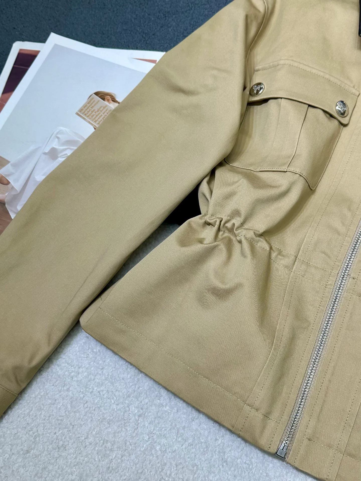 Куртки И Пуховики Женские Prada 18331680