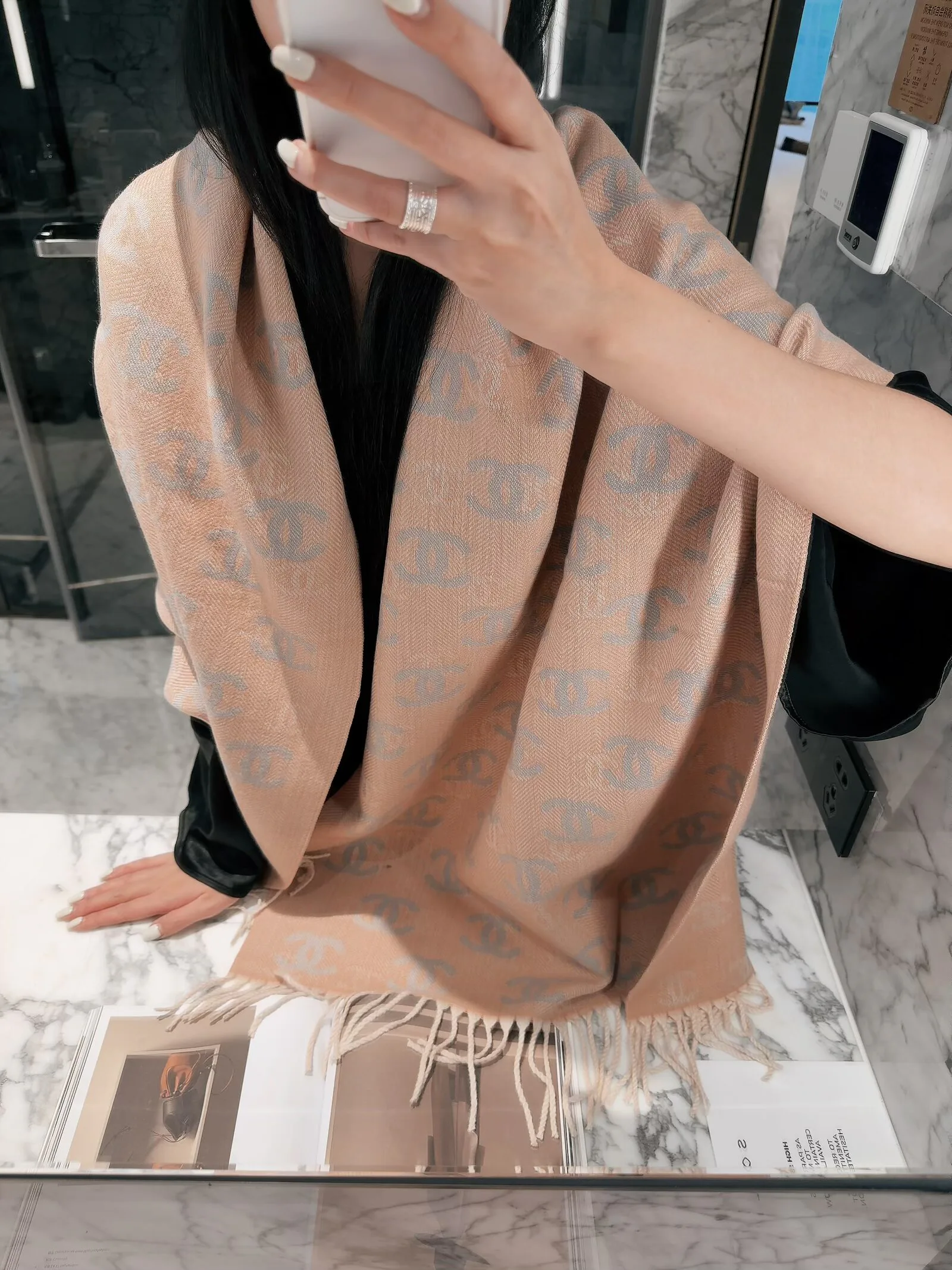 Шарфы Chanel 18322542