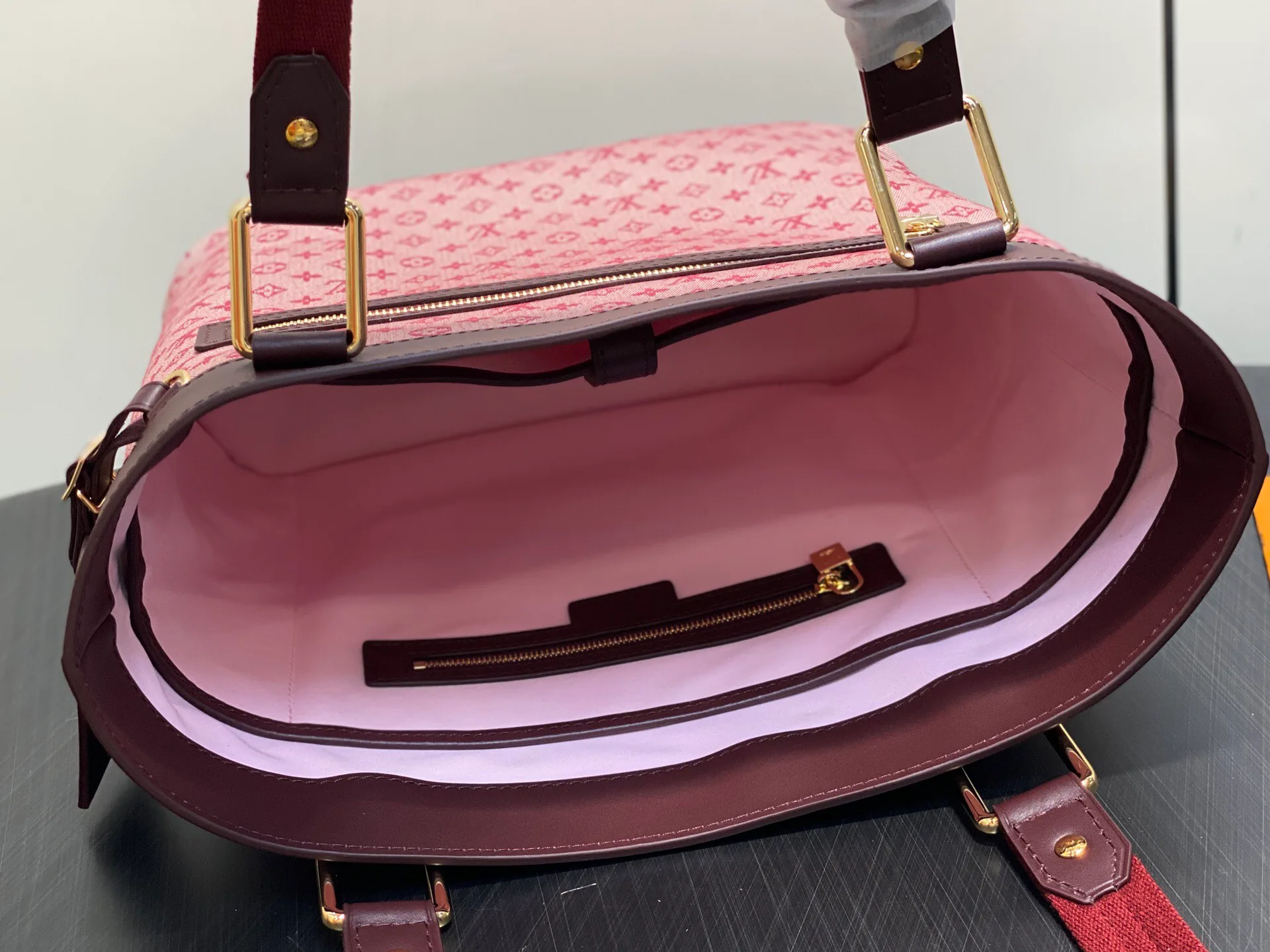 Классические Сумки Женские Louis Vuitton 17796543