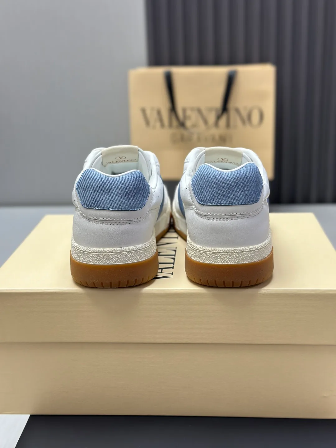 Кроссовки Женские Valentino 11707486