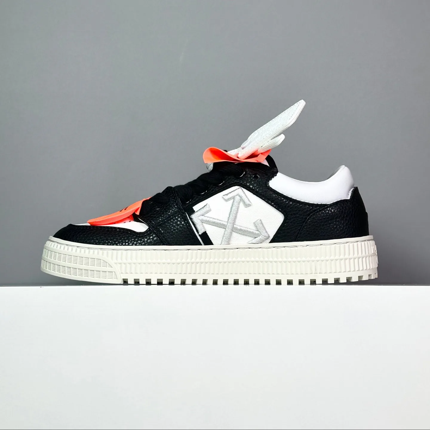Кроссовки Женские Off-White 18039069