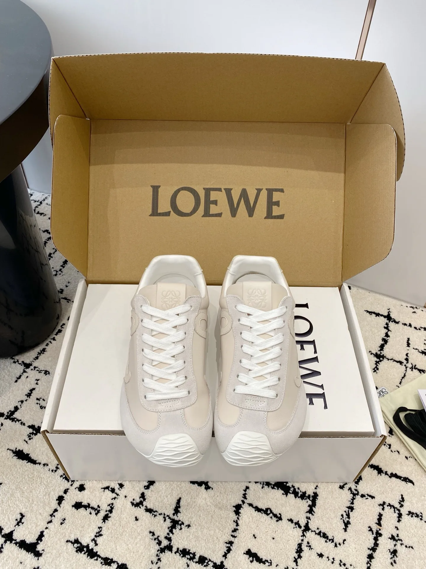 Кроссовки Женские Loewe 18268853