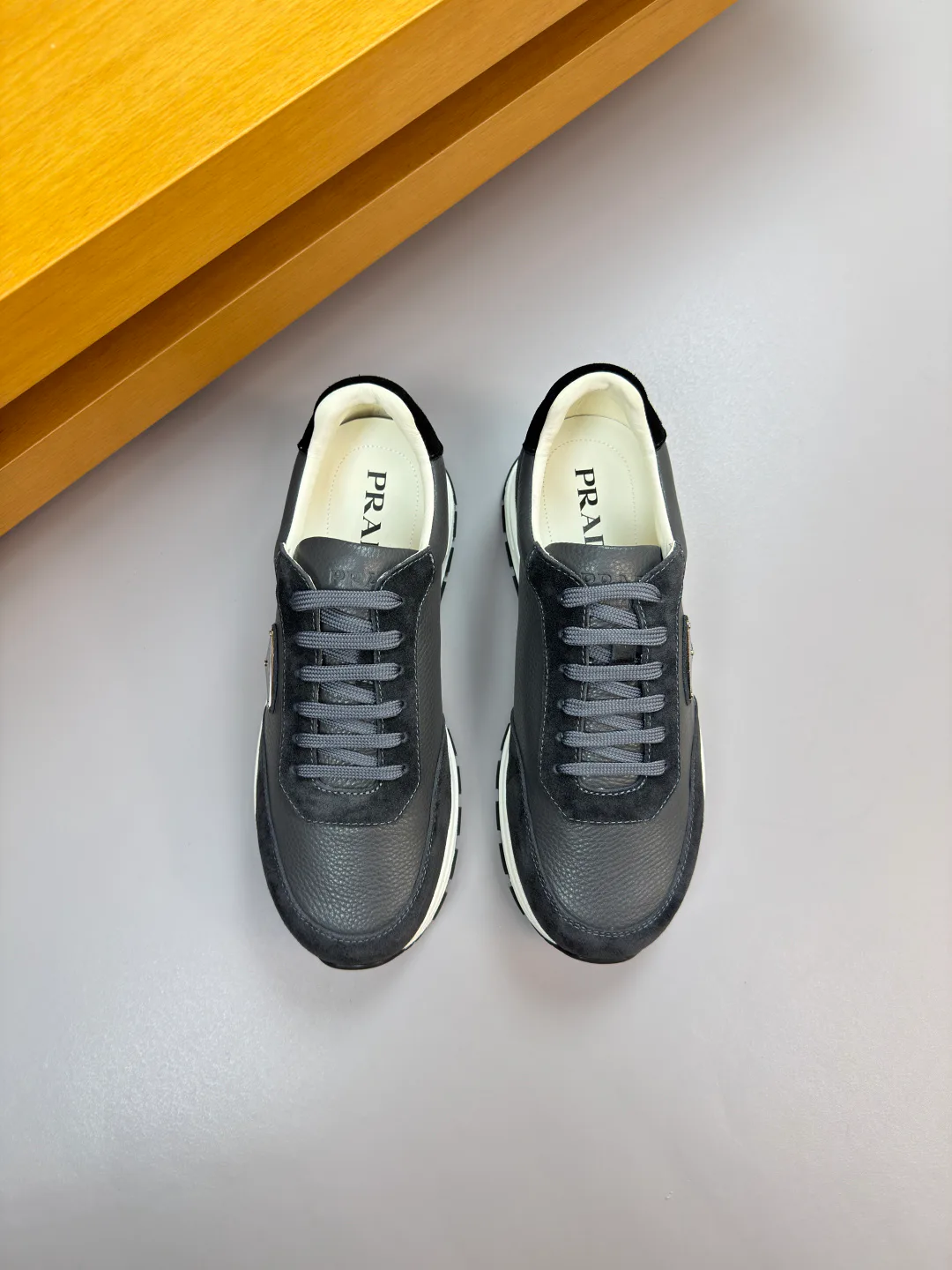 Кроссовки Женские Prada 2389704