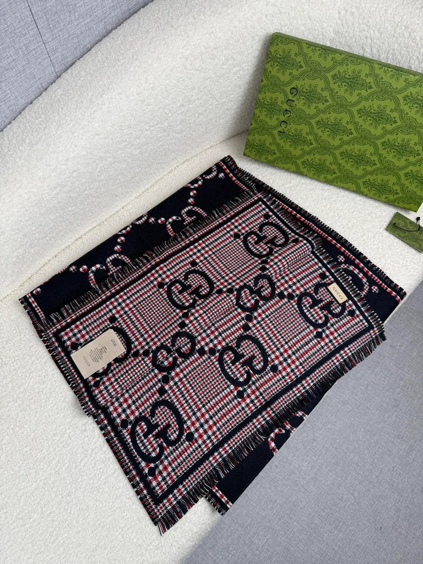 Шарфы Gucci 895104