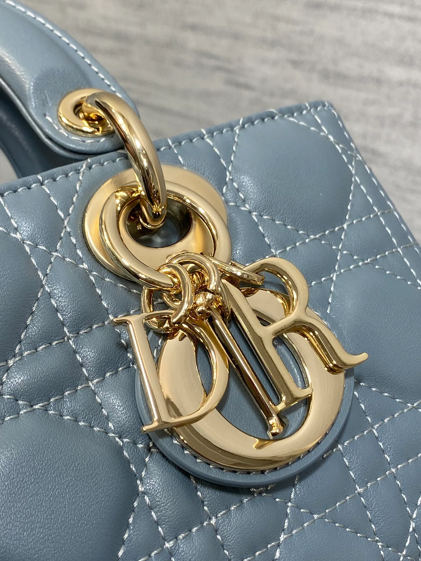 Классические Сумки Женские Christian Dior 17770425