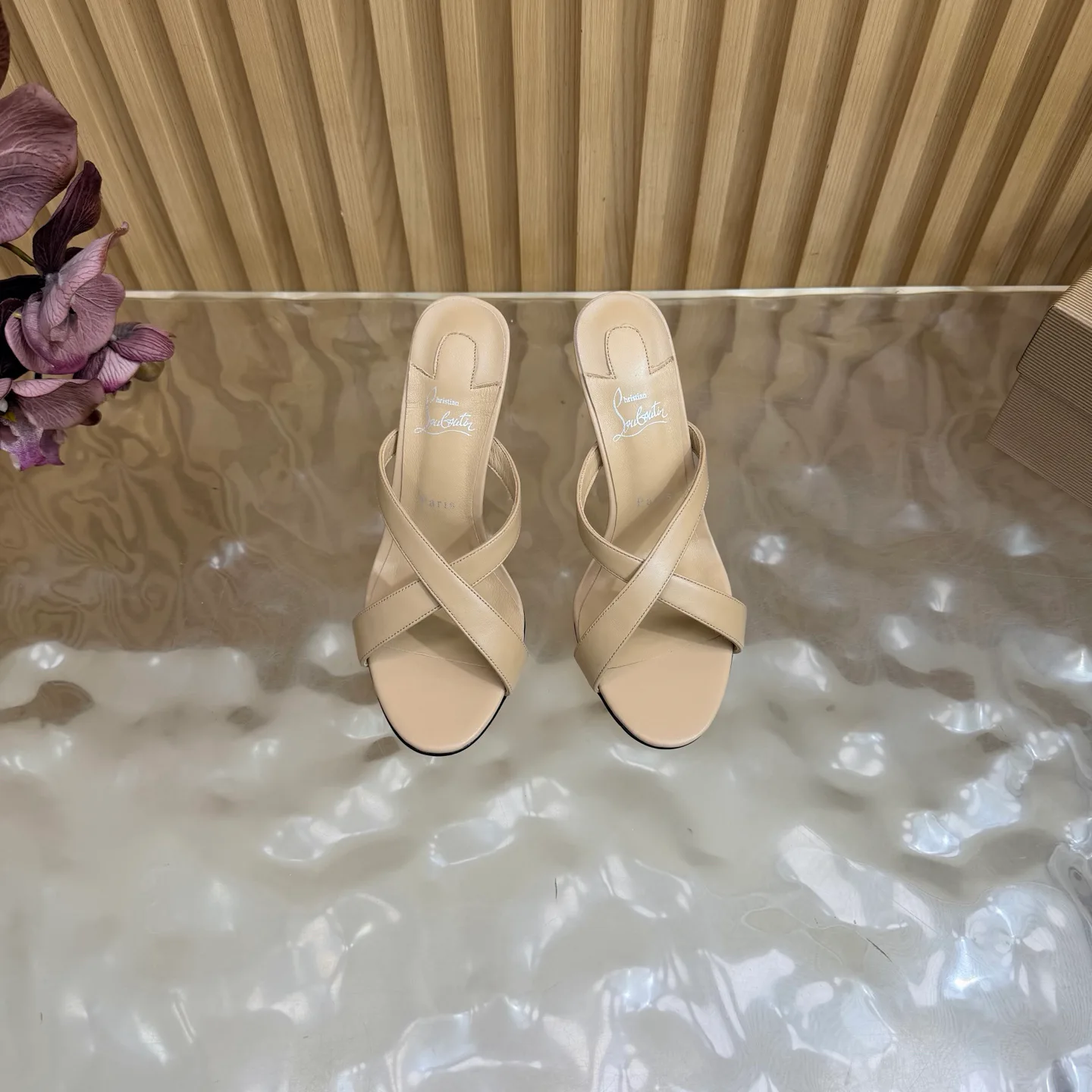 Босоножки Женские Christian Louboutin 18796777