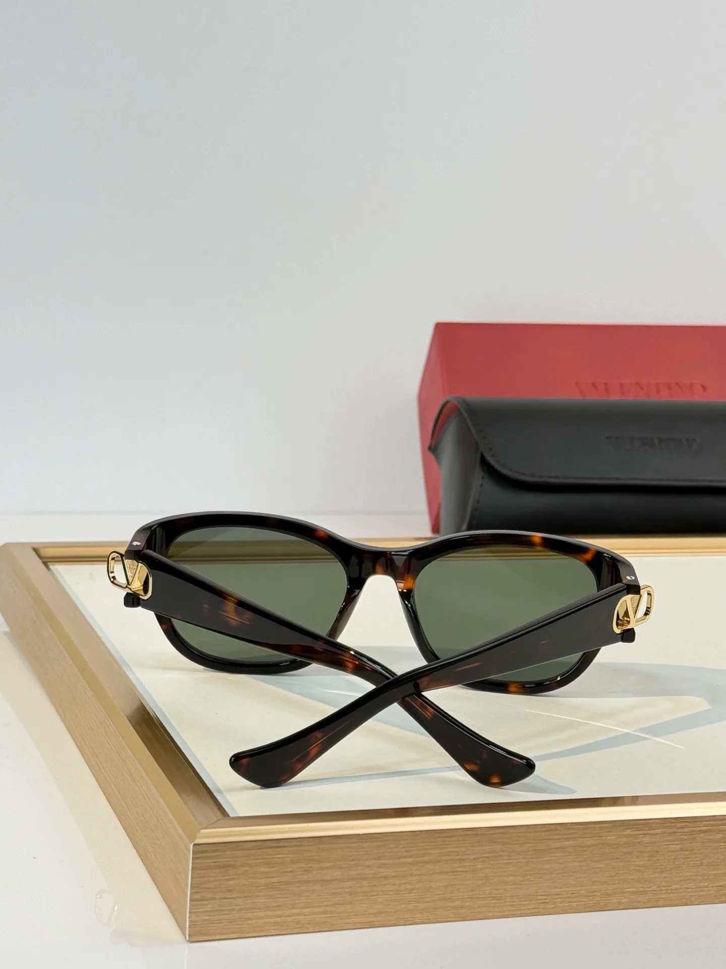 Очки Valentino 18350402